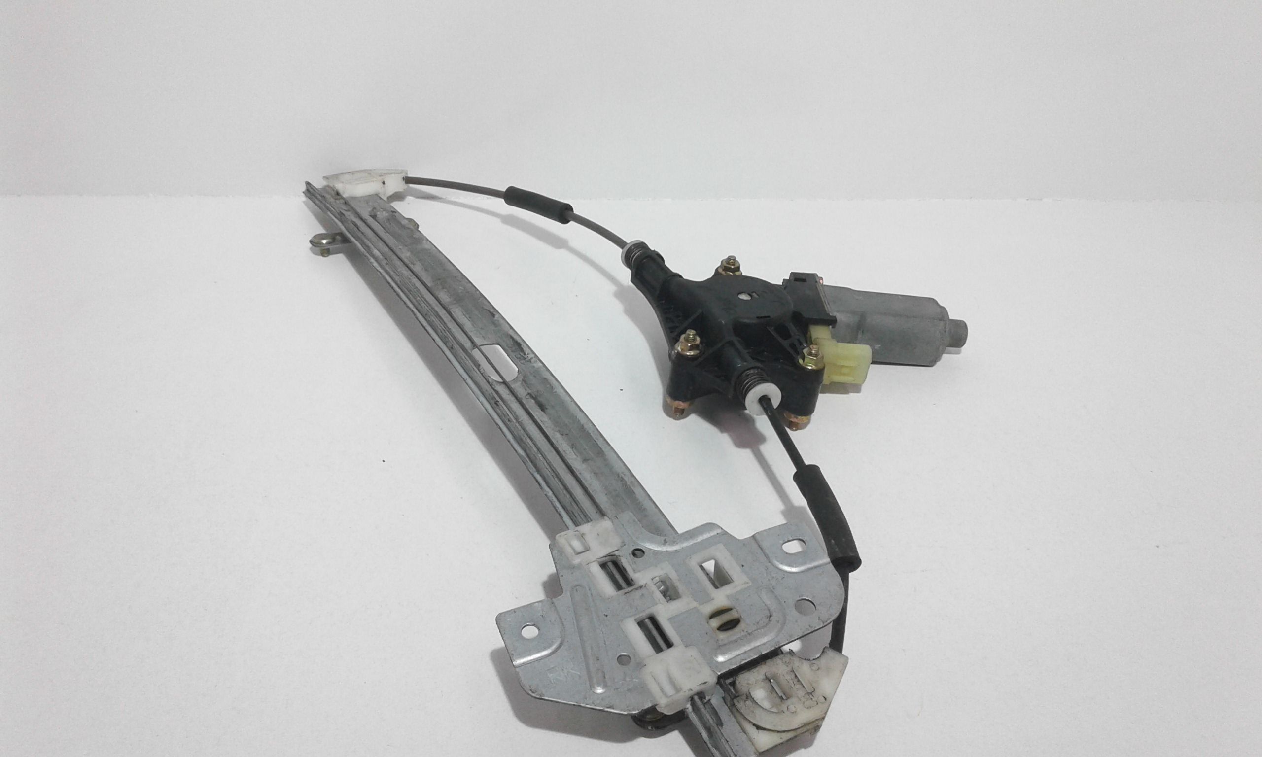 Alzacristallo Porta Post. Destro 834021G000 Usato