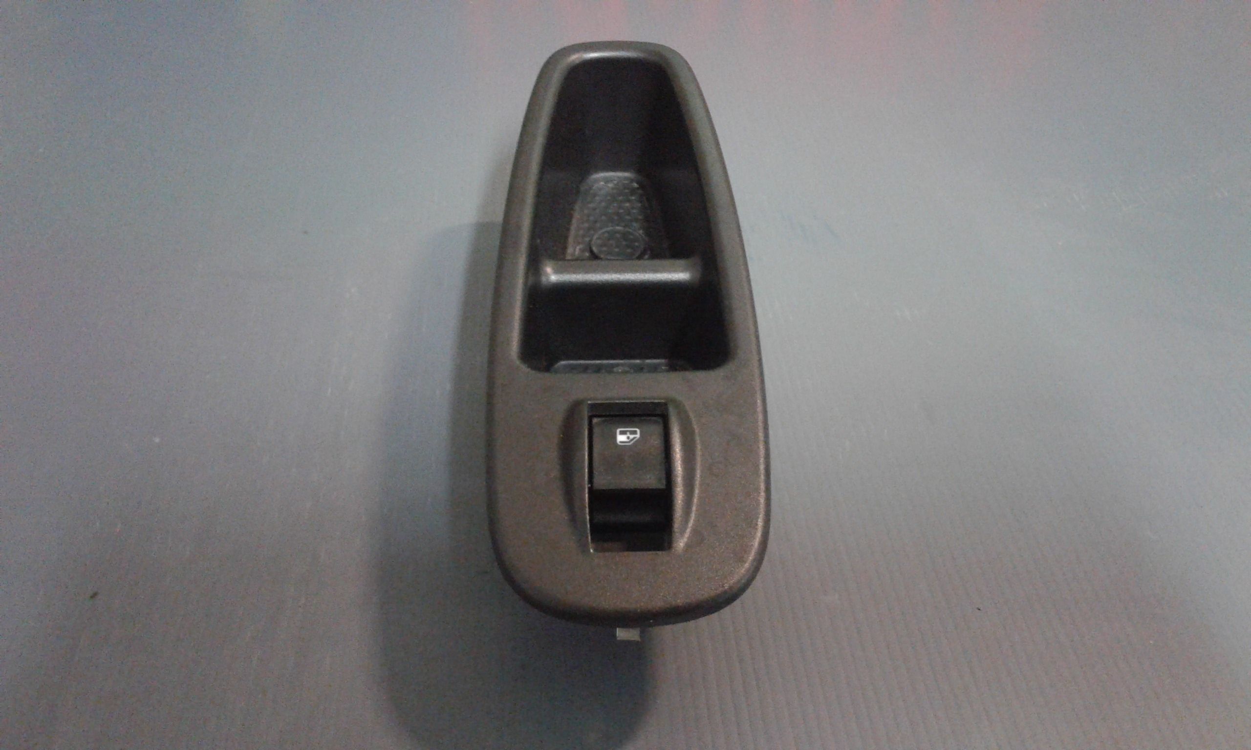 Interruttore Alzacristalli Porta Ant. Destro Usato