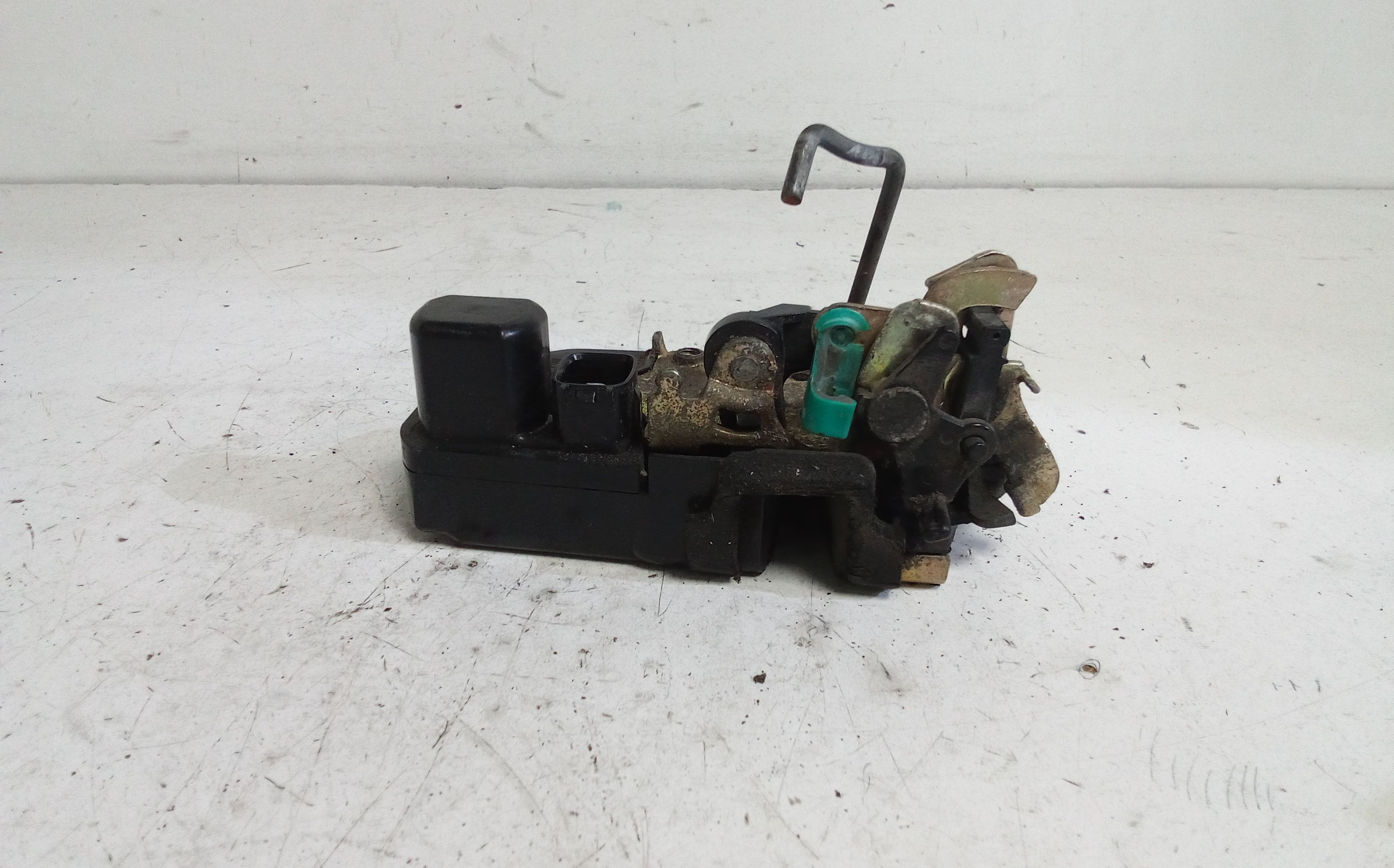 Serratura Porta Post. Sinistro K68268219AA Usato