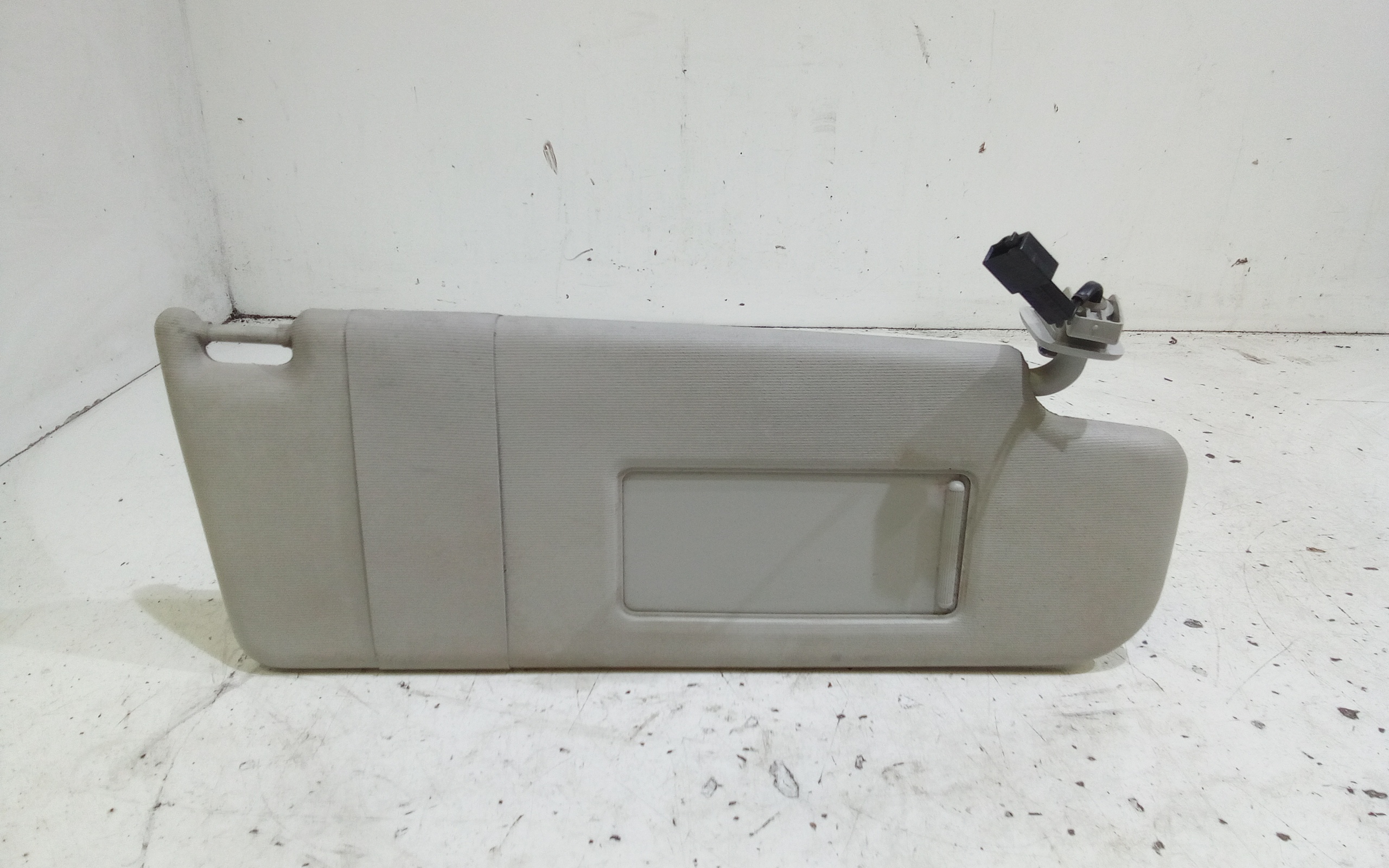 Aletta Parasole Parabrezza Destro 1K0857552H3V6 Usato