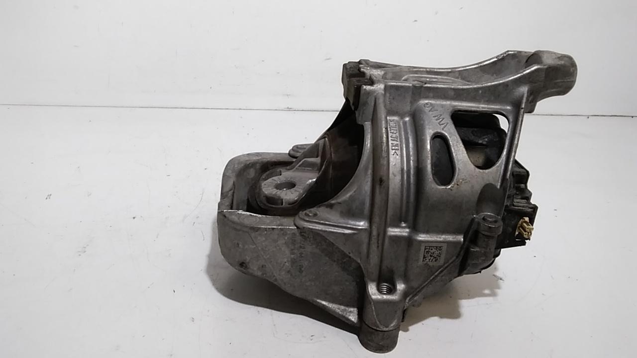 Piastra Alloggiamento Supporto Motore (Con Eventuale Bielletta O Tirante Associato) Usato