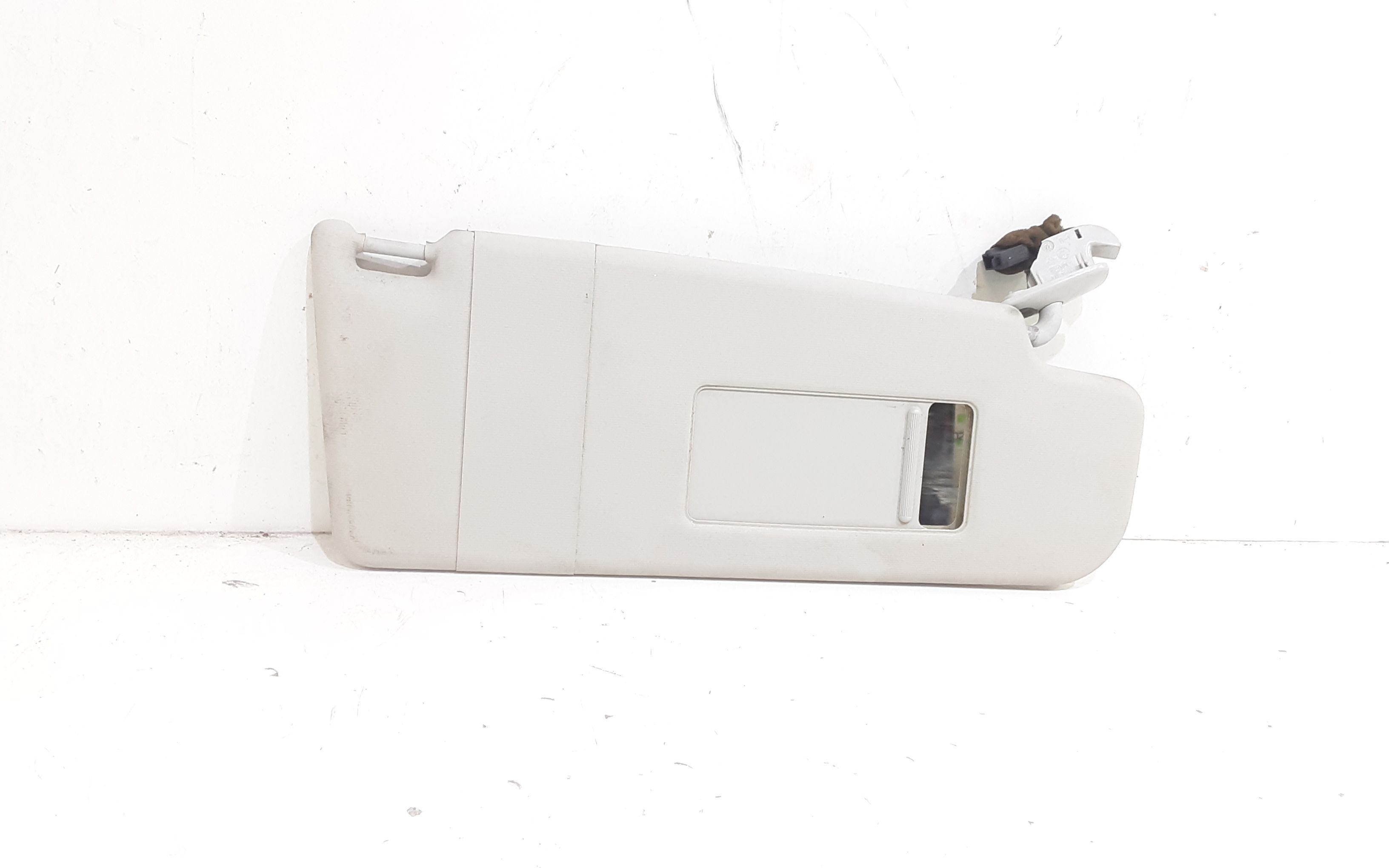 Aletta Parasole Parabrezza Destro 3B0857552AK2F4 Usato