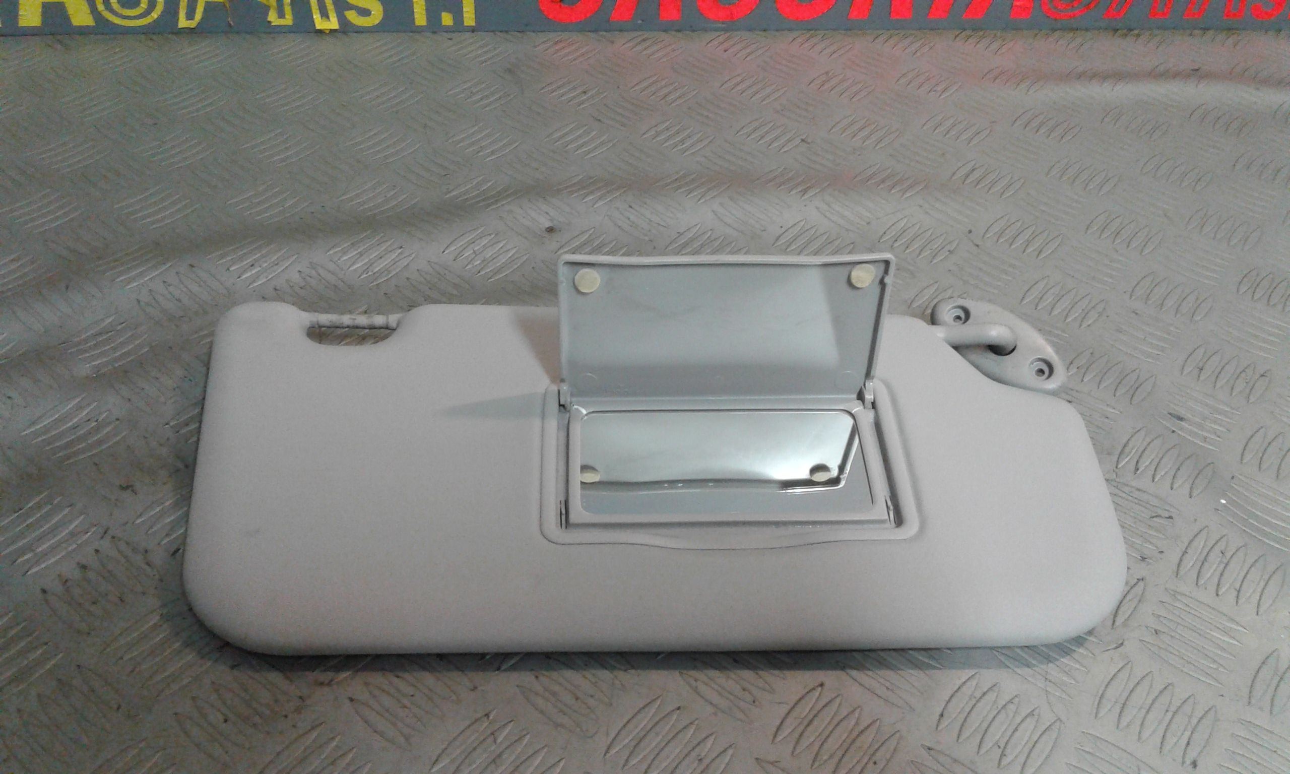 Aletta Parasole Parabrezza Destro 1222069 Usato