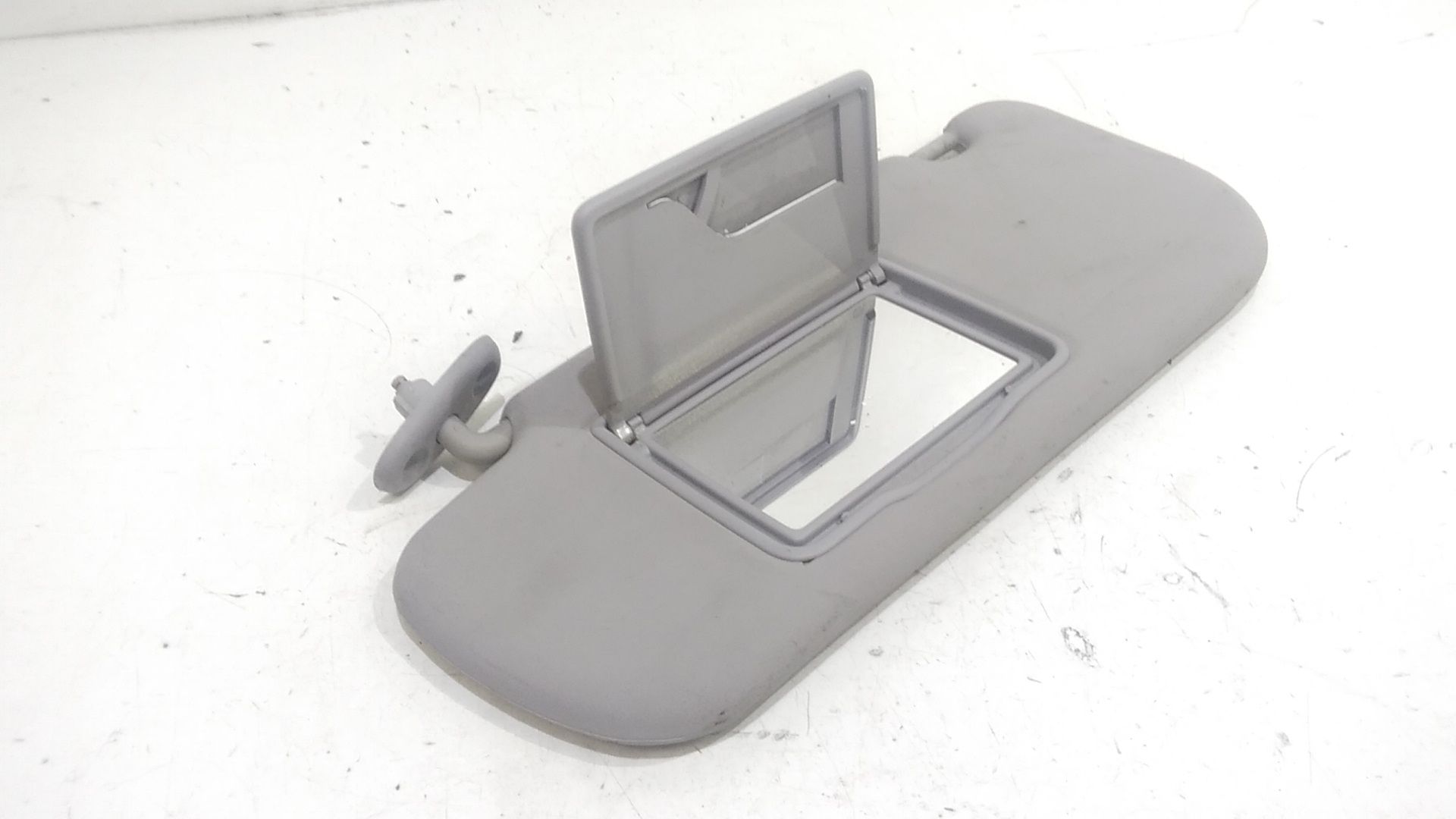 Aletta Parasole Parabrezza Sinistro 8521007130MG Usato