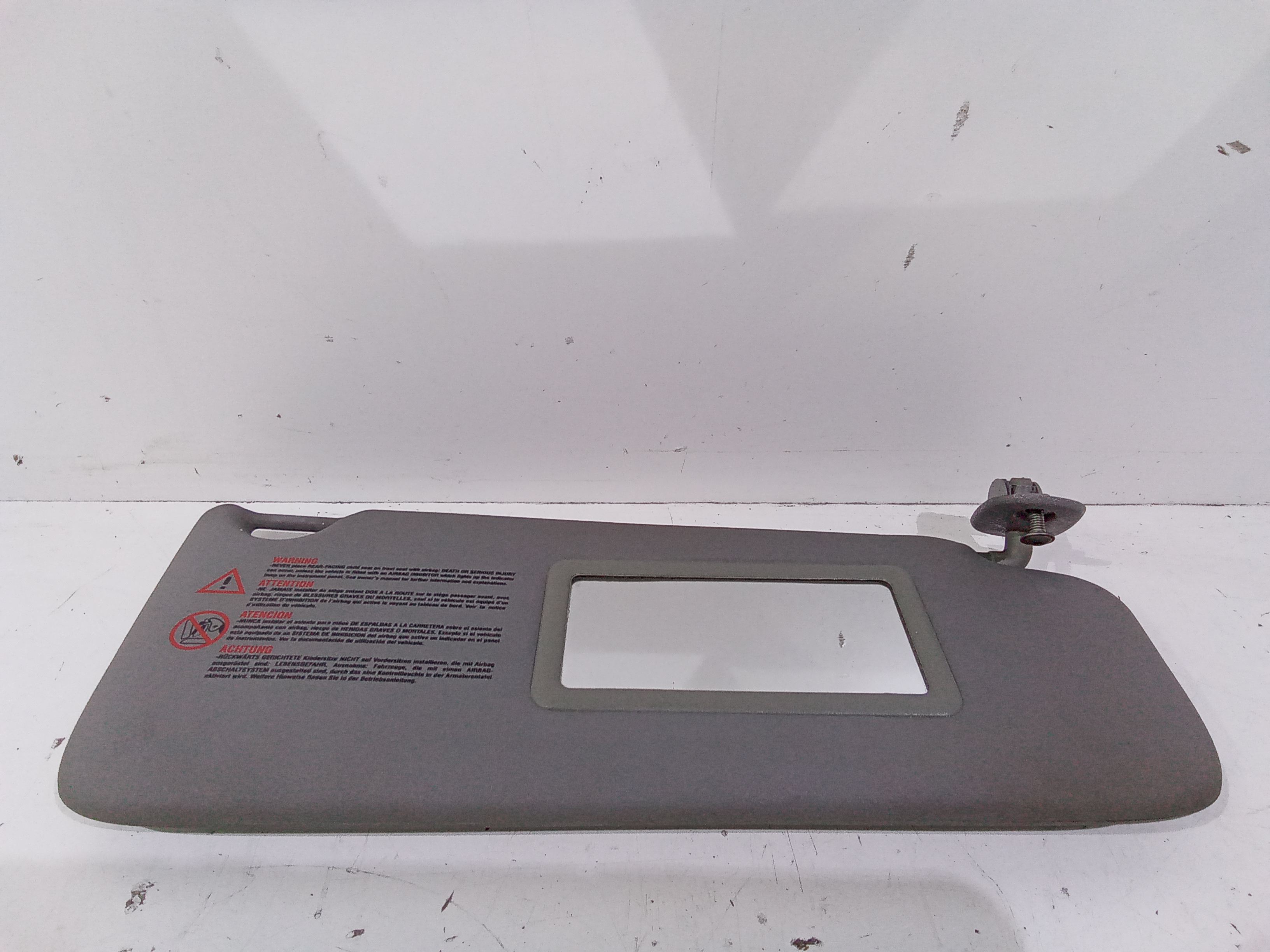 Aletta Parasole Parabrezza Destro 8200240038 Usato