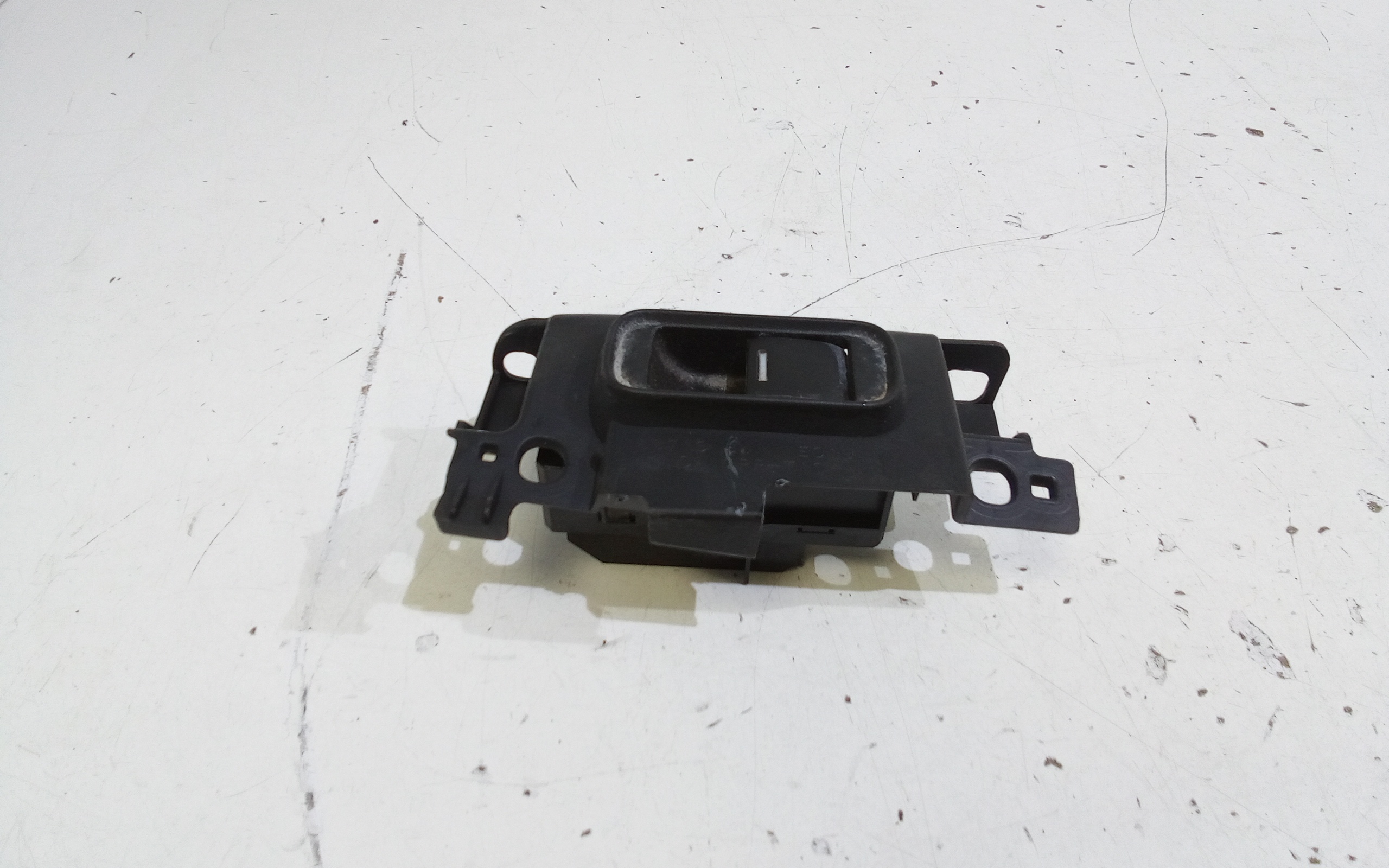 Interruttore Alzacristalli Porta Post. Destro 35770SWAG01 Usato