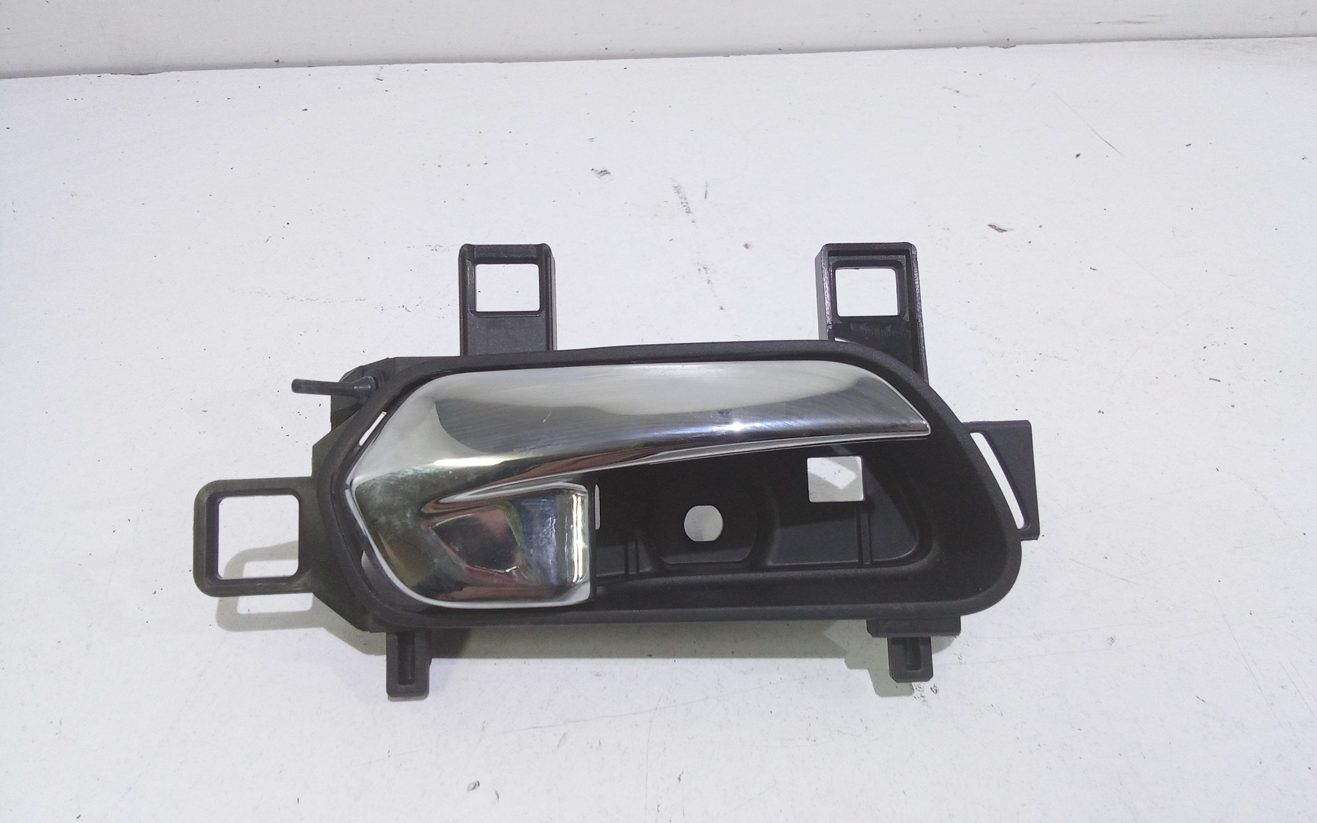 Maniglia Int. Apertura Porta Post. Destro 806705FA5A Usato