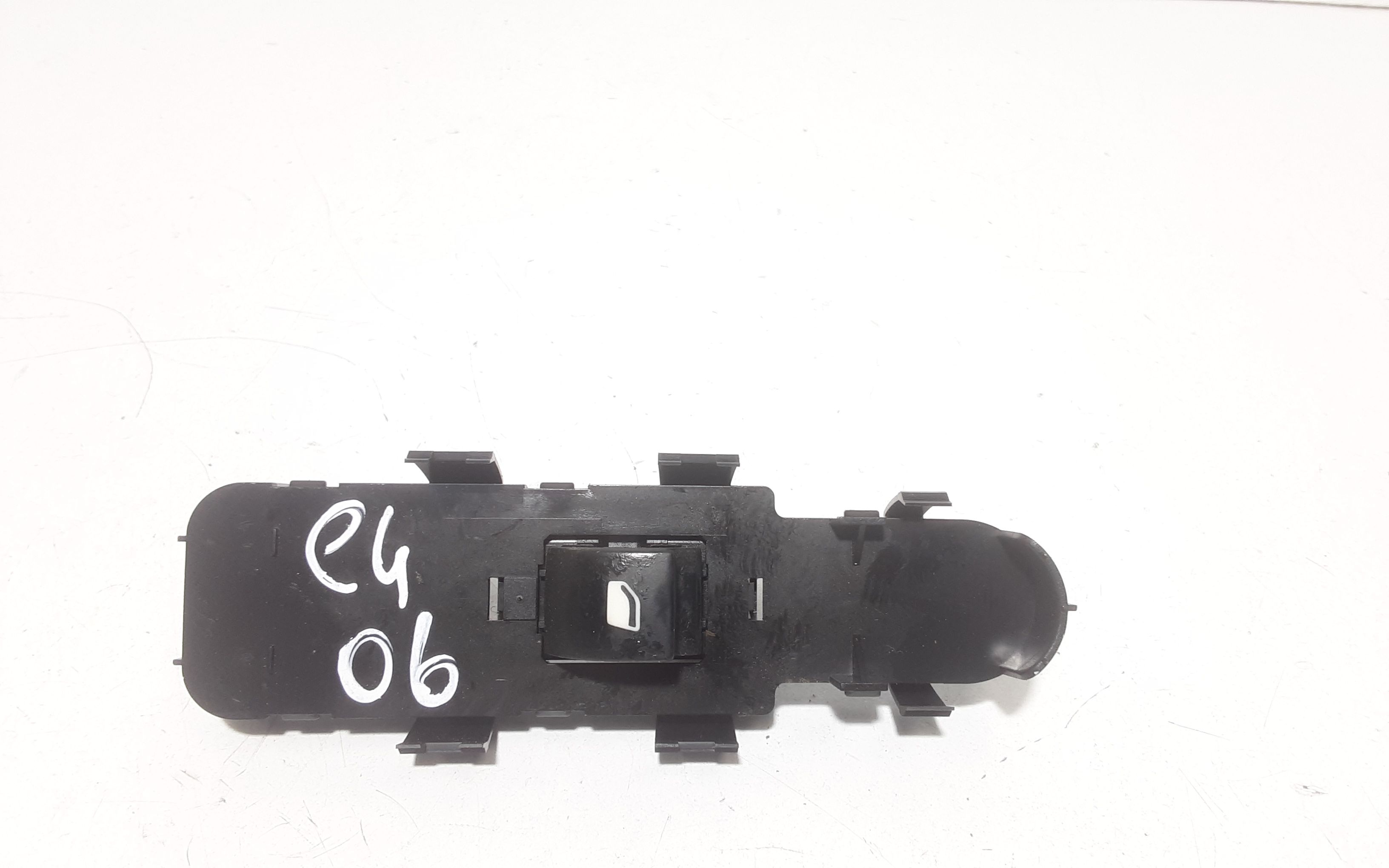 Interruttore Alzacristalli Porta Ant. Destro Usato