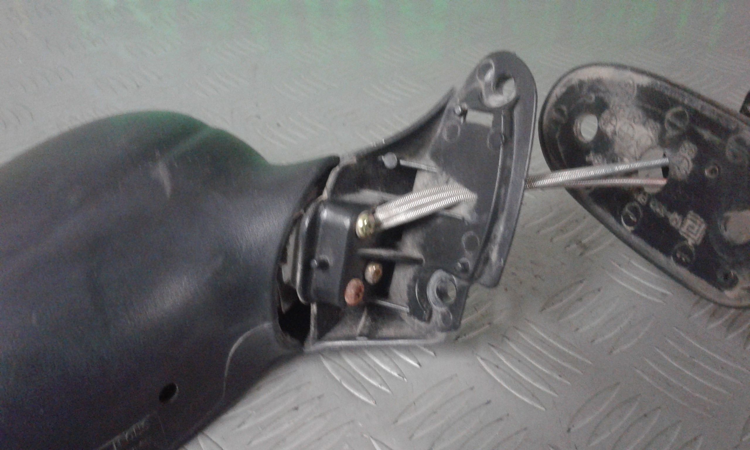 Retrovisore Est. Destro Usato