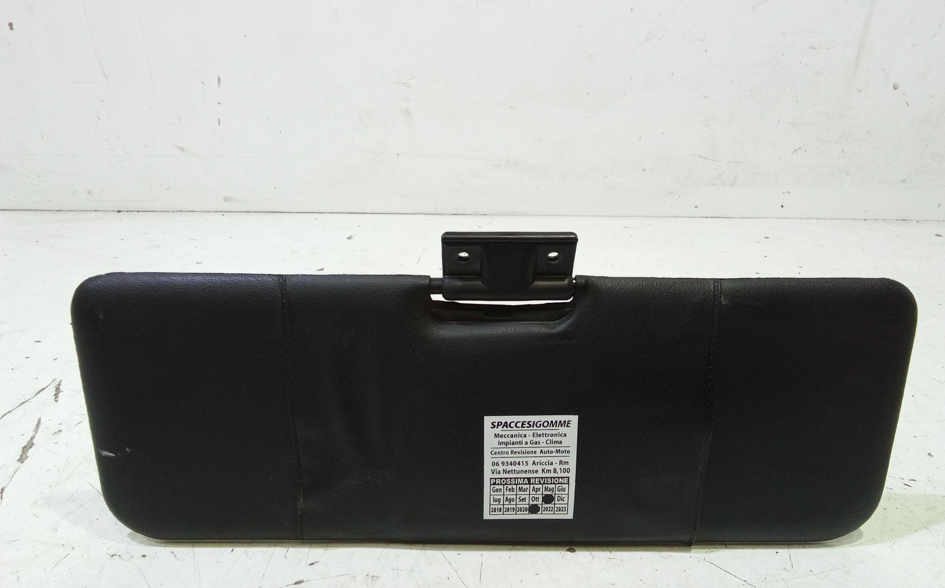 Aletta Parasole Parabrezza Sinistro 714655080 Usato