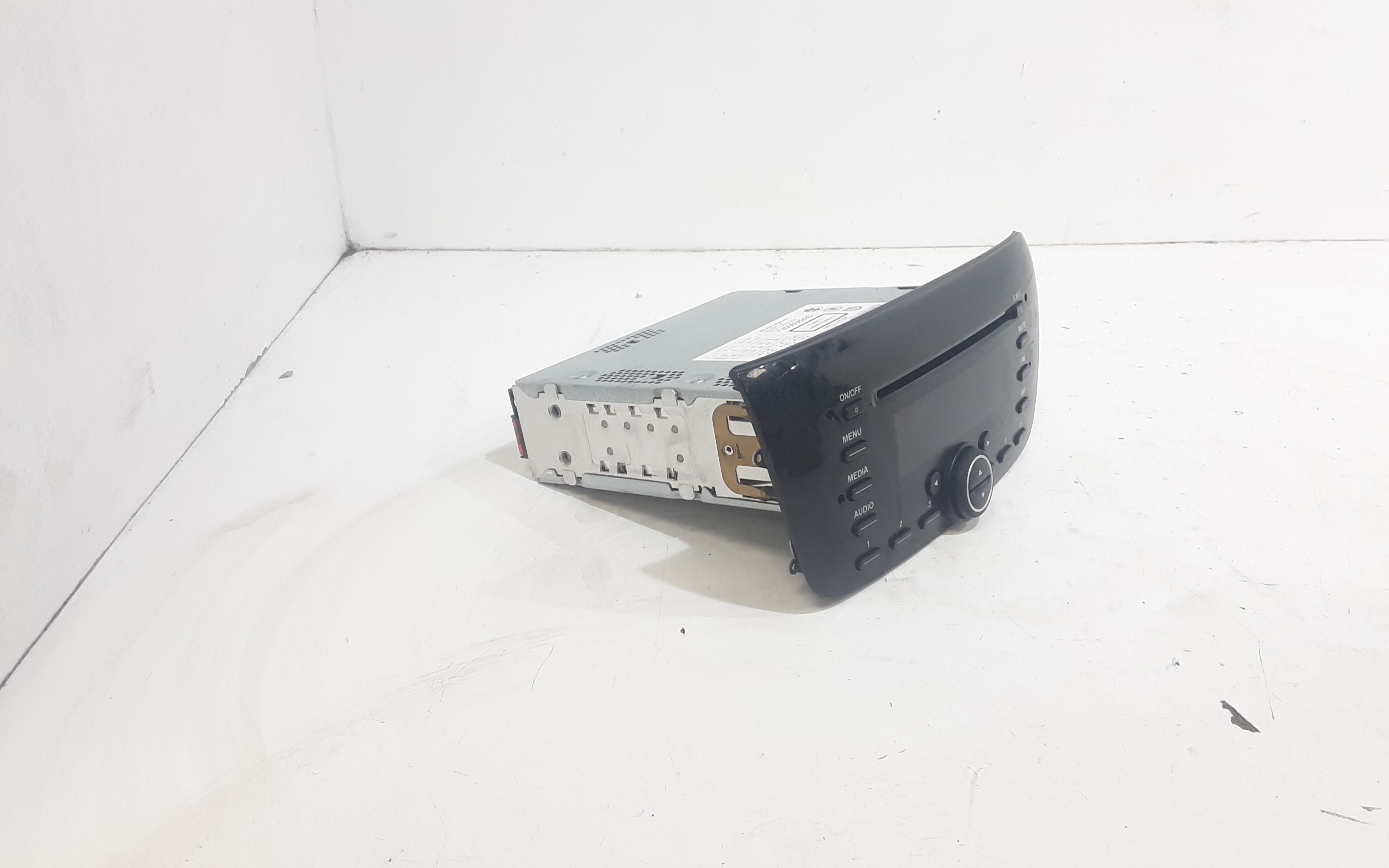 Autoradio 735512486 Usato