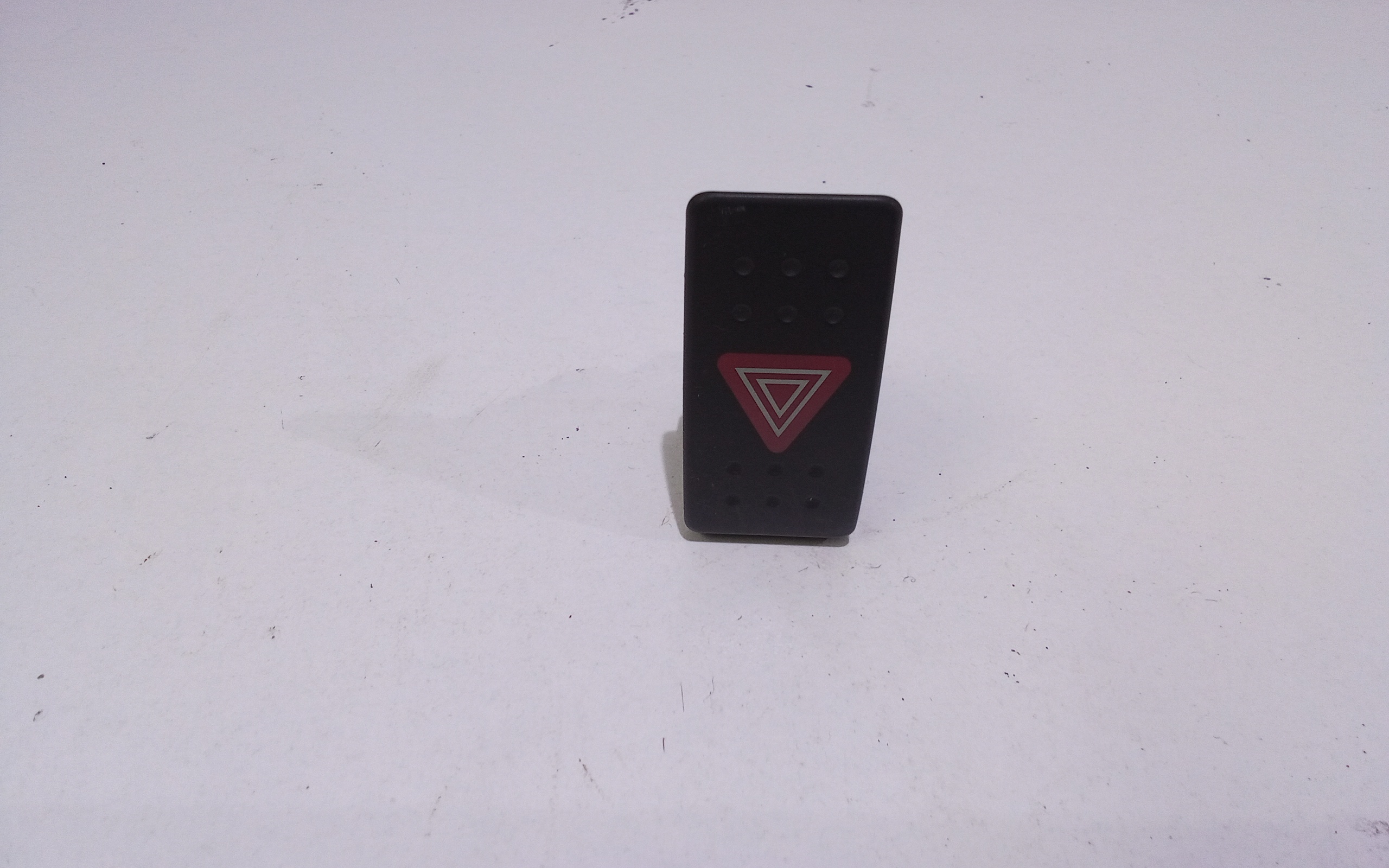 Interruttore Luci Emergenza 3743062J00P4Z Usato