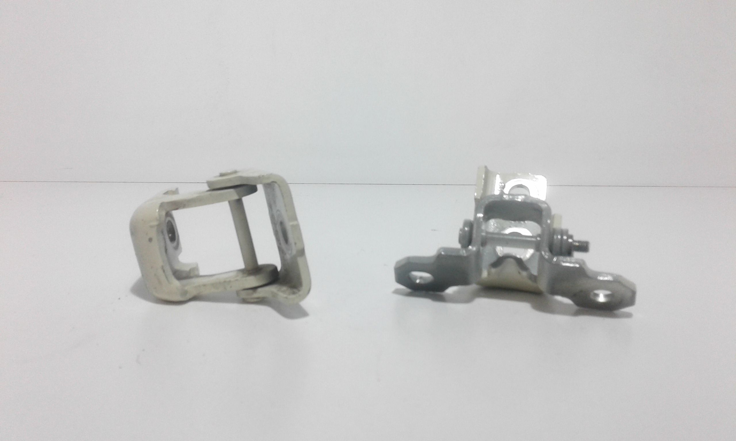 Cerniera Porta Ant. Destro,cerniera Porta Ant.sinistro, Cerniera Porta Post. Destro, Cerniera Porta Post. Sinistro Usato