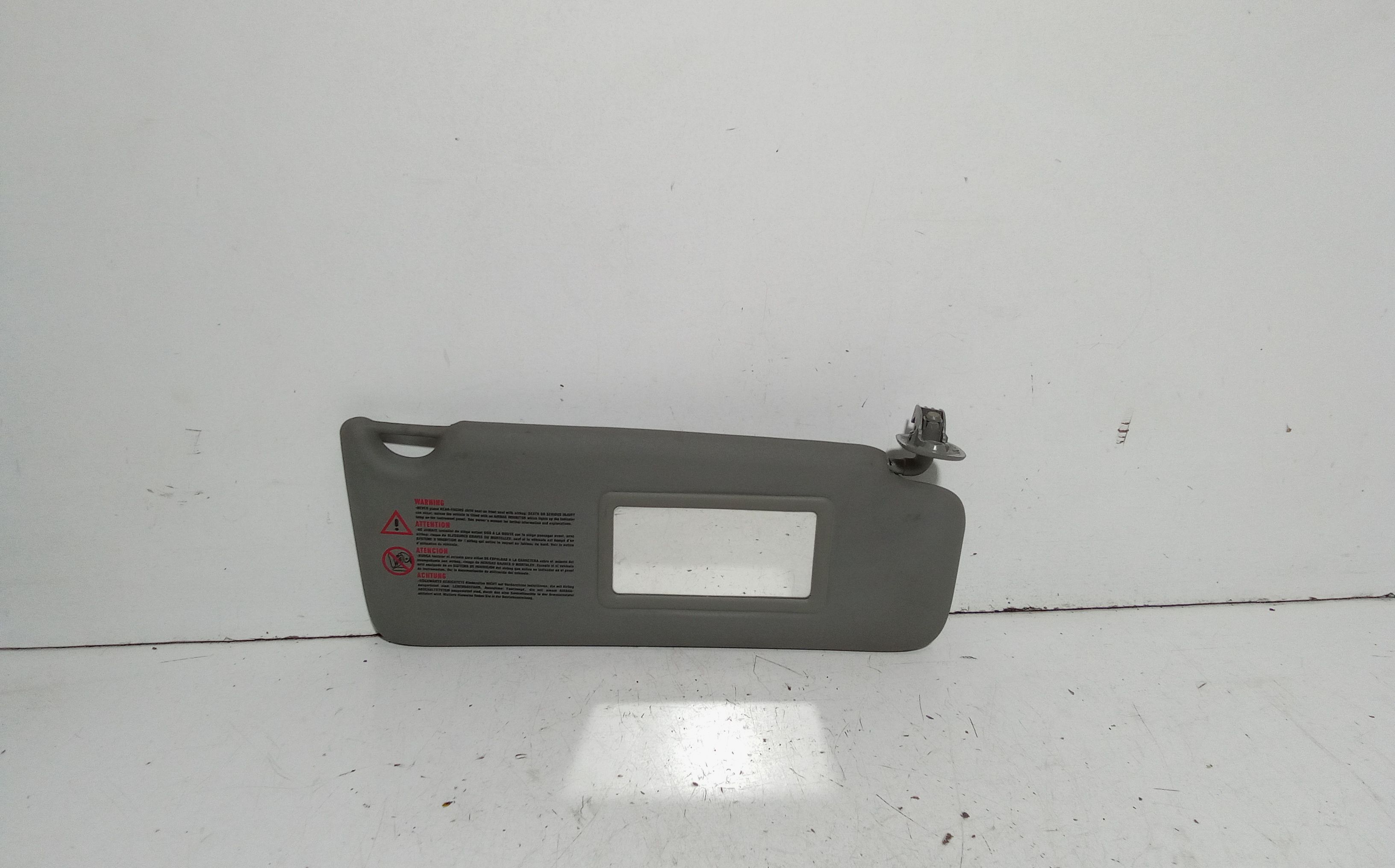 Aletta Parasole Parabrezza Destro 8200240038 Usato