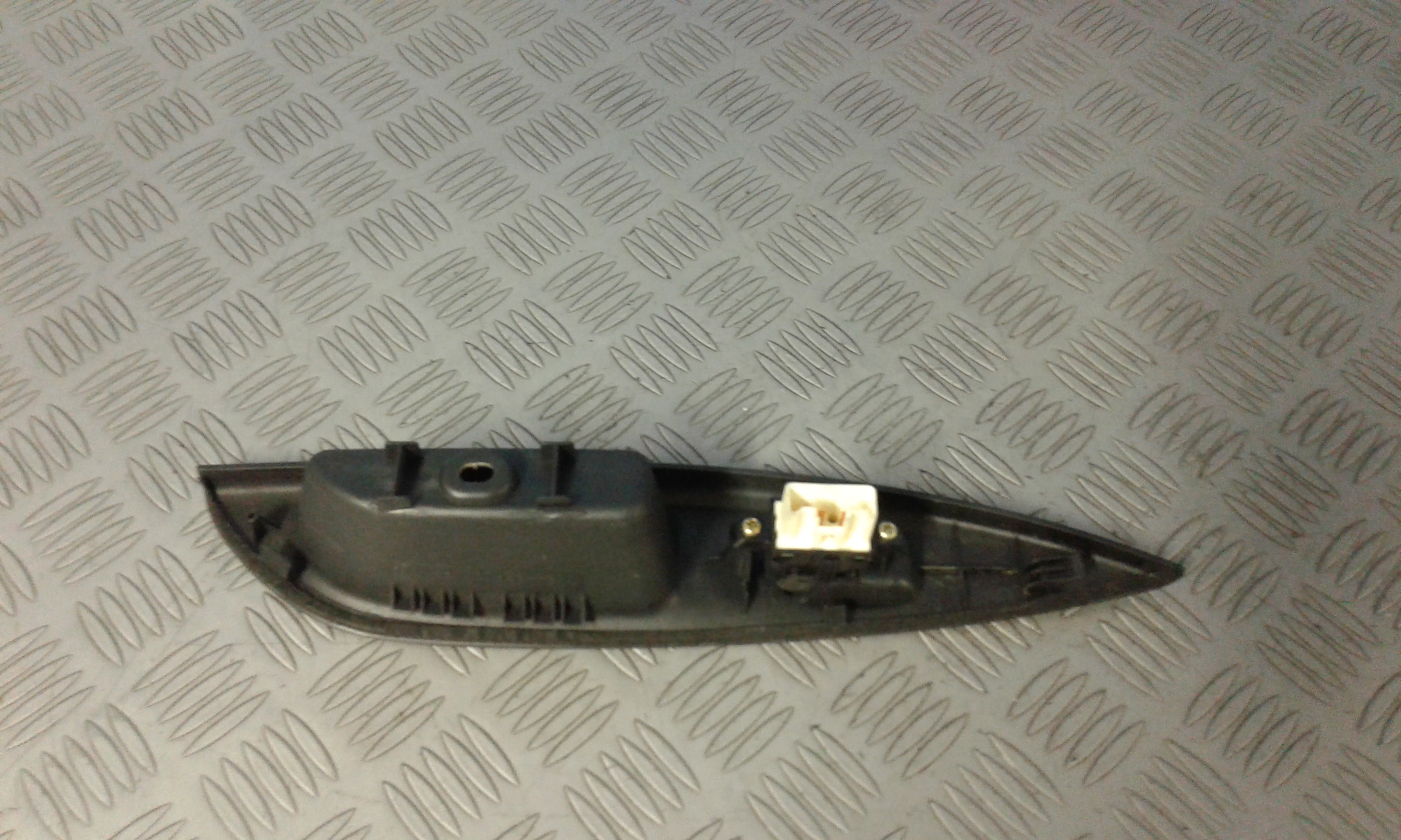 Interruttore Alzacristalli Porta Post. Sinistro GE4T66370A Usato