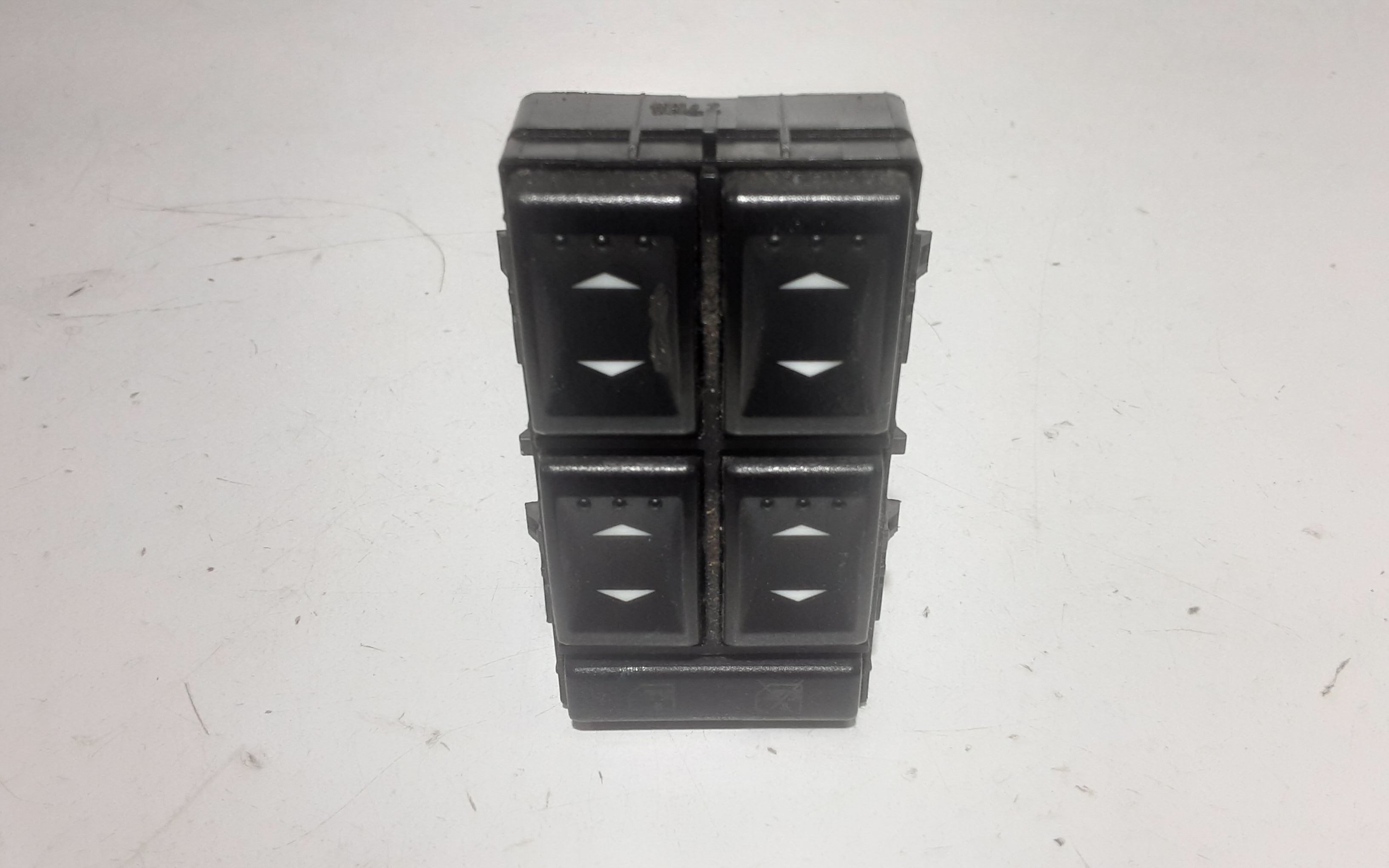 Interruttore Alzacristalli Porta Ant. Sinistro Usato