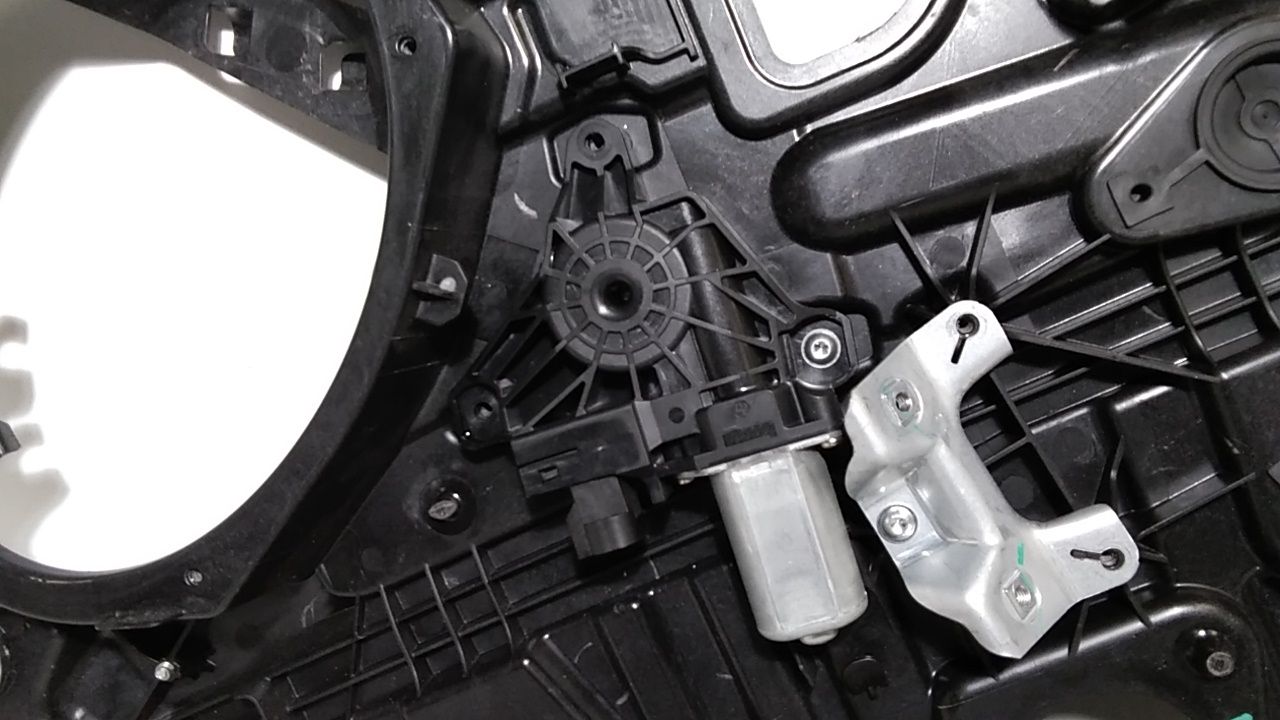 Alzacristallo Porta Post. Destro Usato