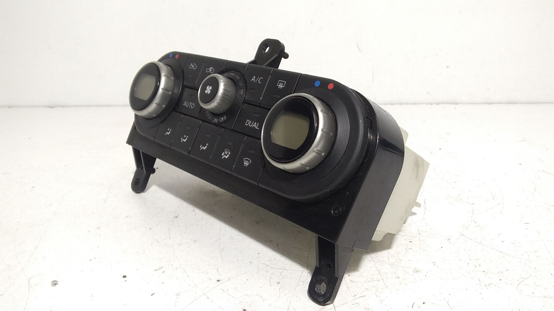 Blocco Comando Climatizzazione 27500BB01C Usato