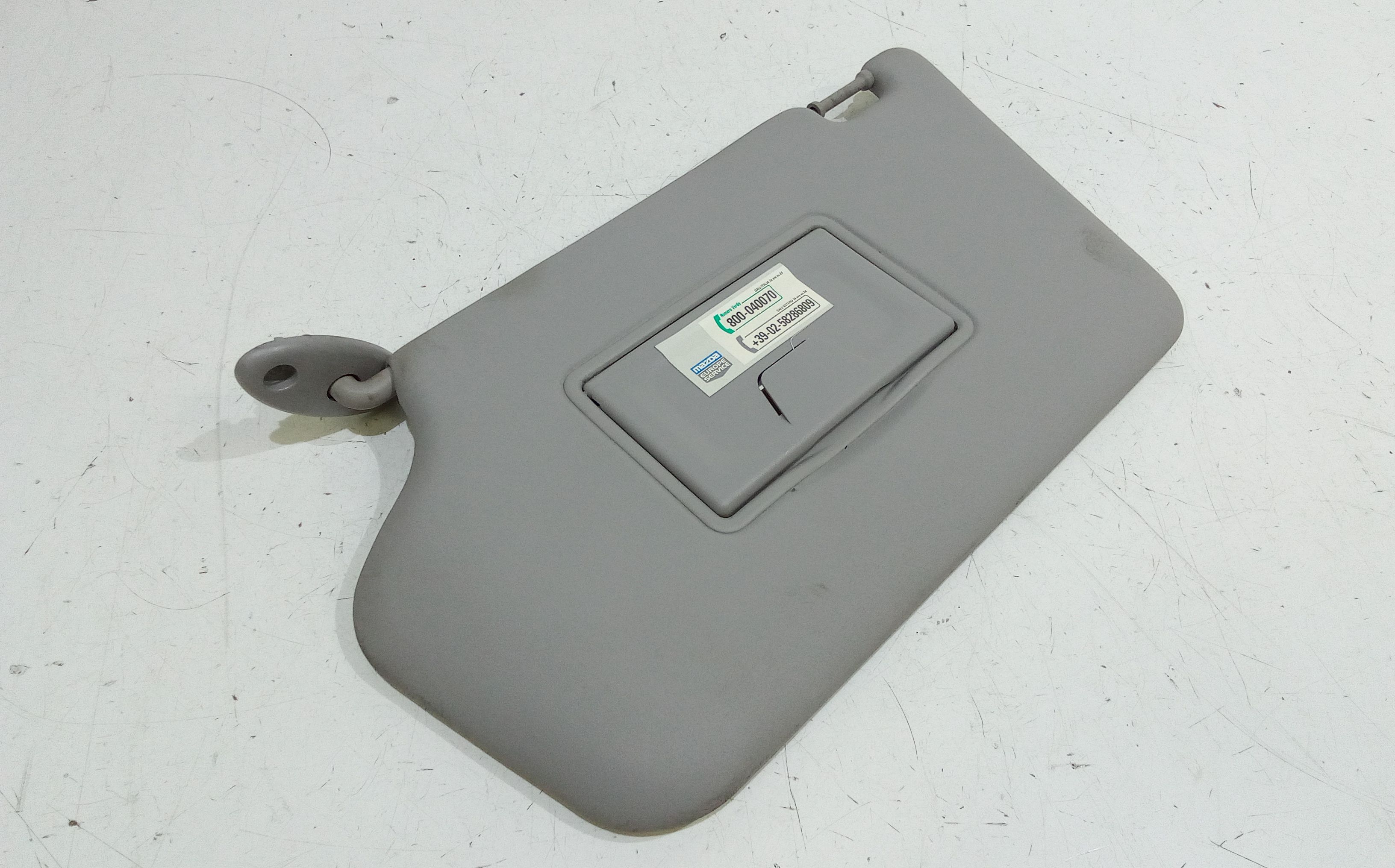 Aletta Parasole Parabrezza Sinistro DD106932094 Usato