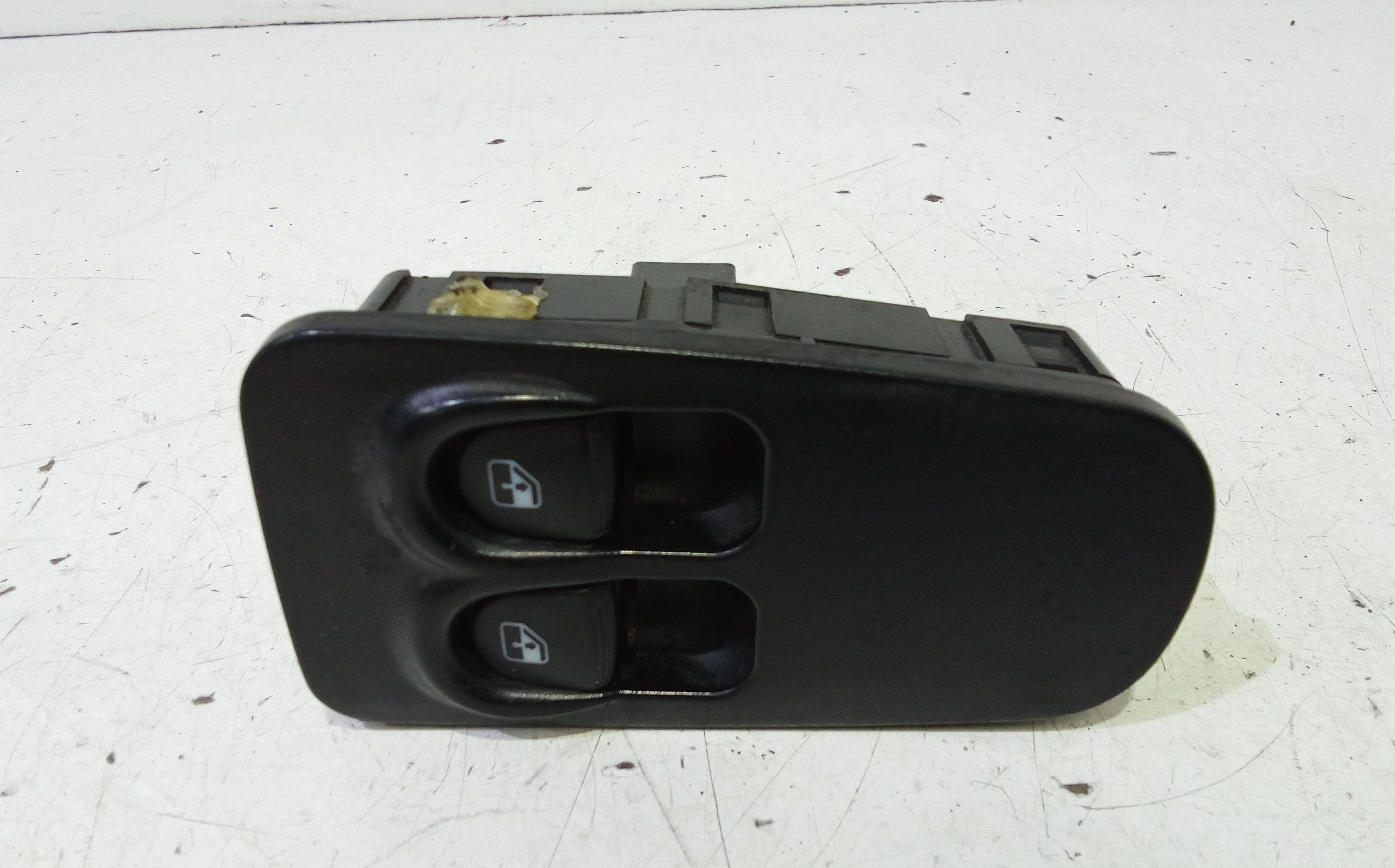 Interruttore Alzacristalli Porta Ant. Sinistro 735241273 Usato