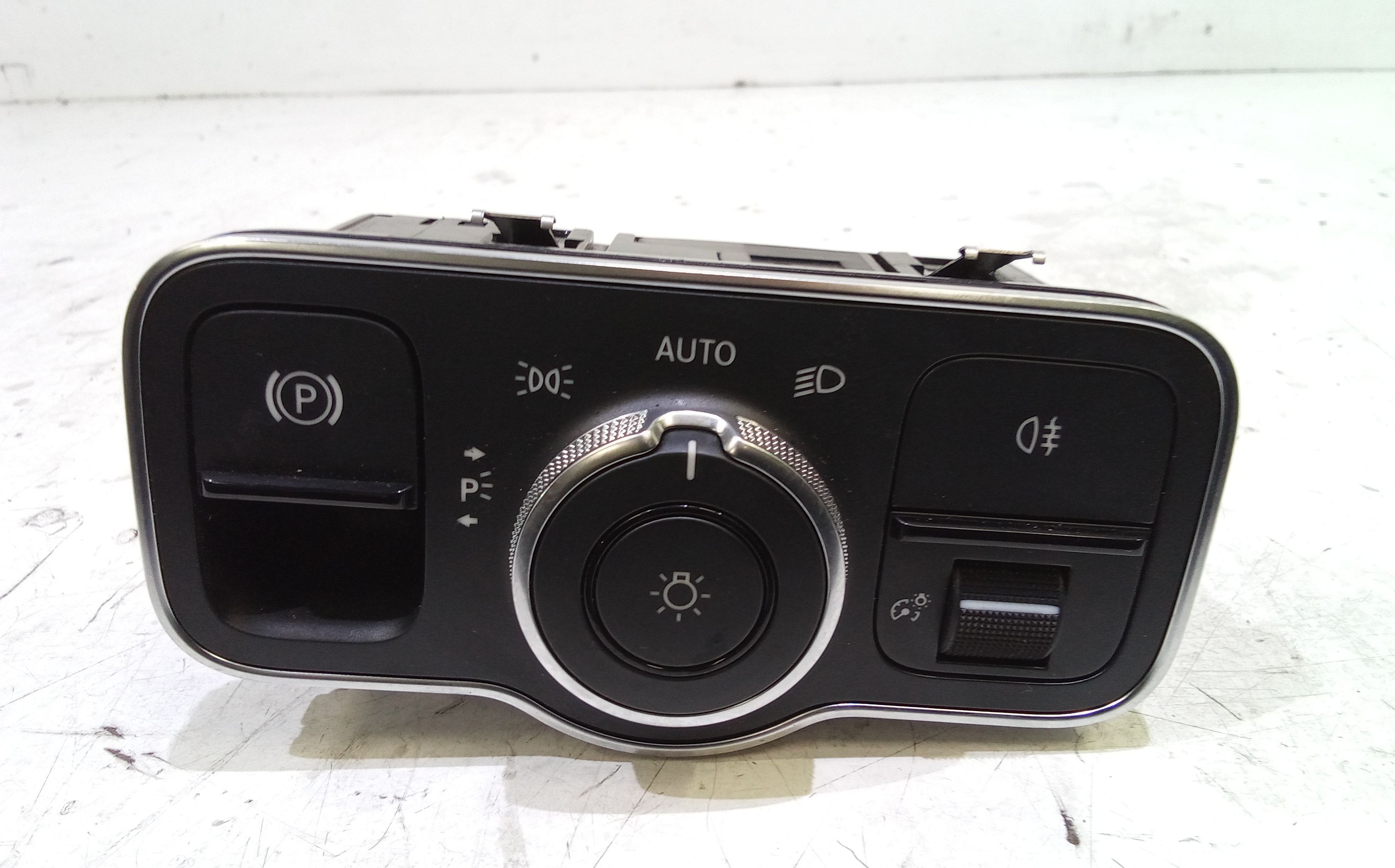 Interruttore Blocco Comando Luci A24790527029107 Usato