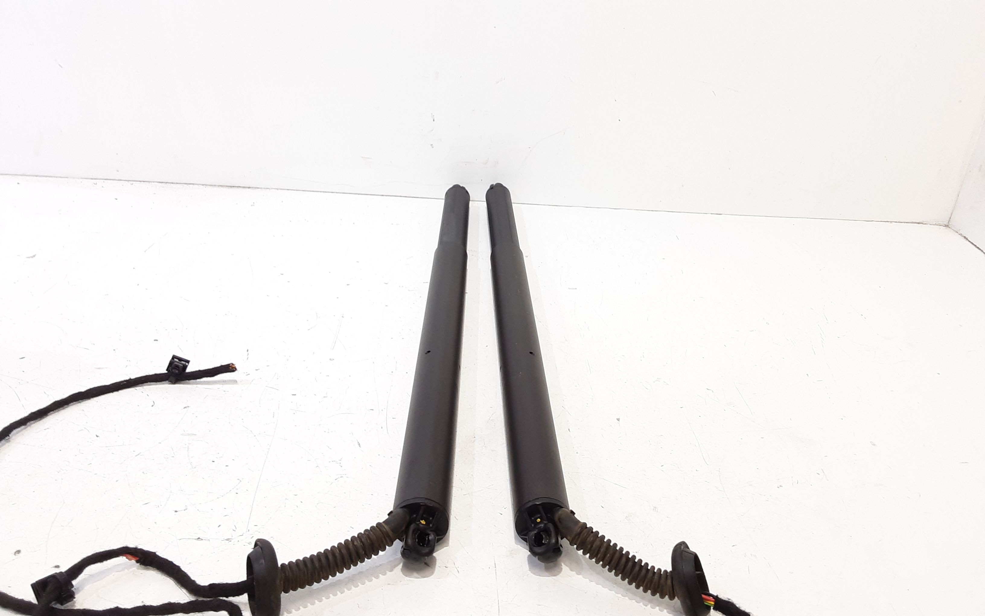 Cerniera Cofano Post. Destro Usato