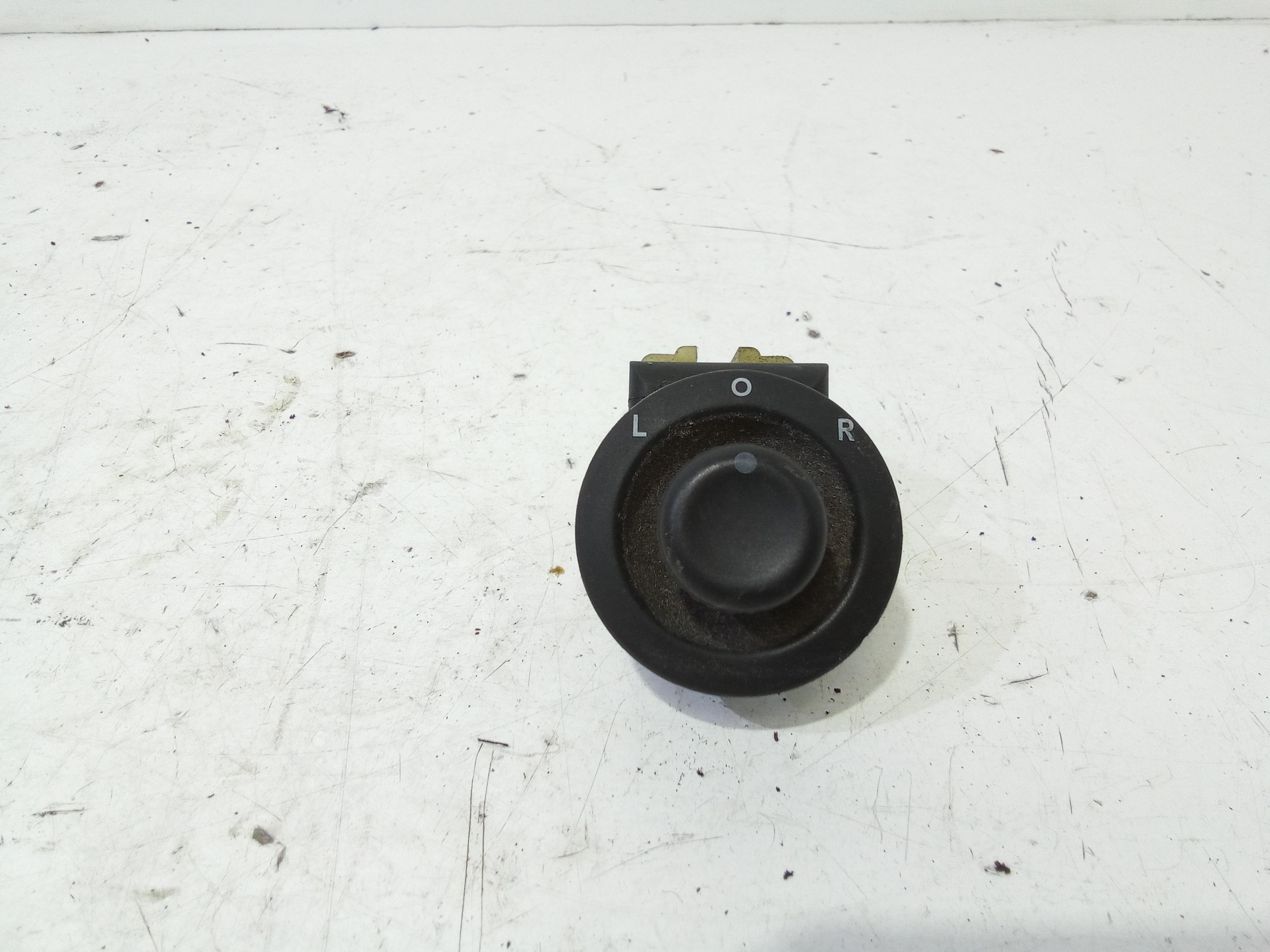 Interruttore Regolazione Retrovisore Est. Usato