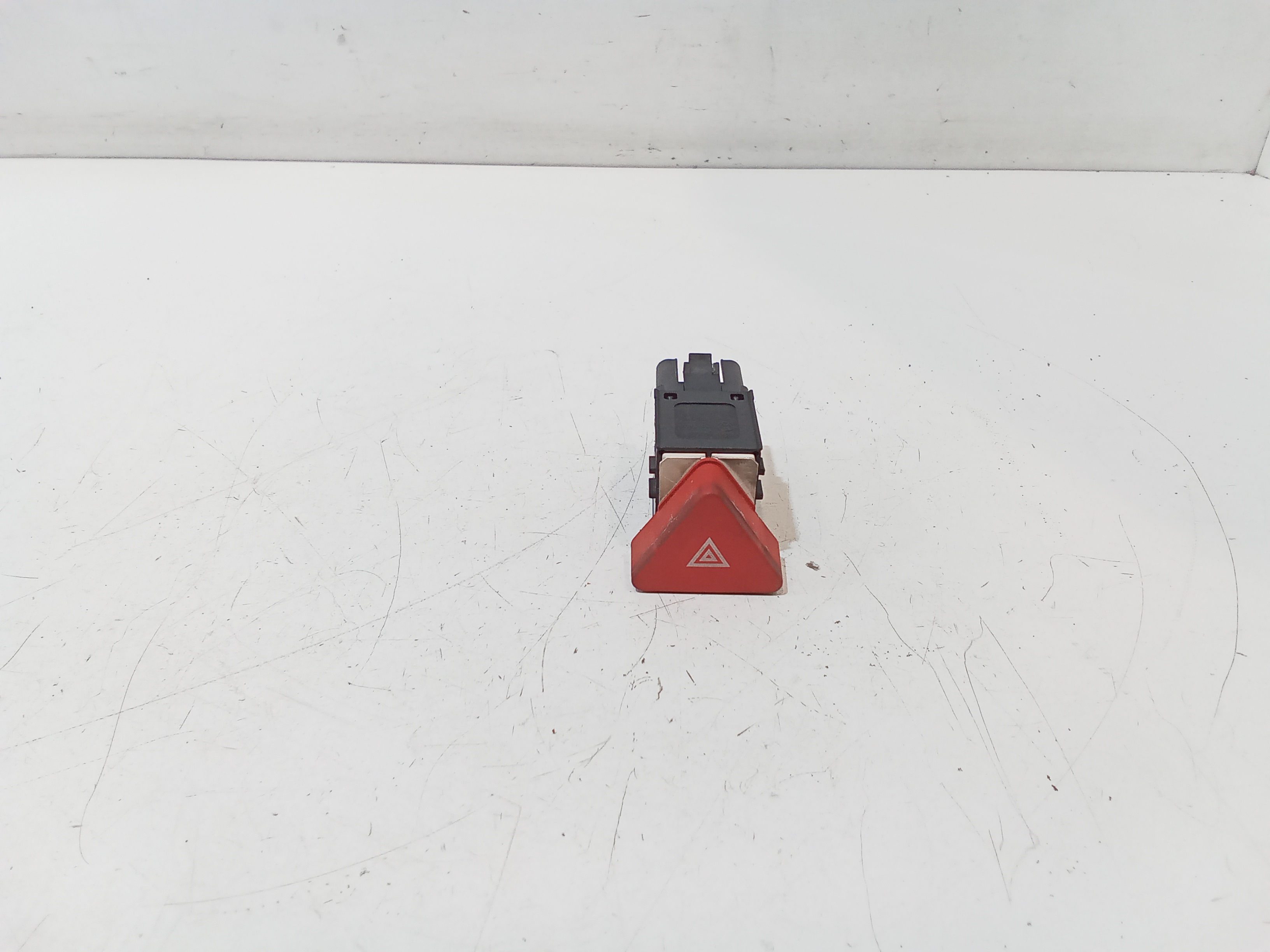 Interruttore Luci Emergenza 5M0953509B Usato