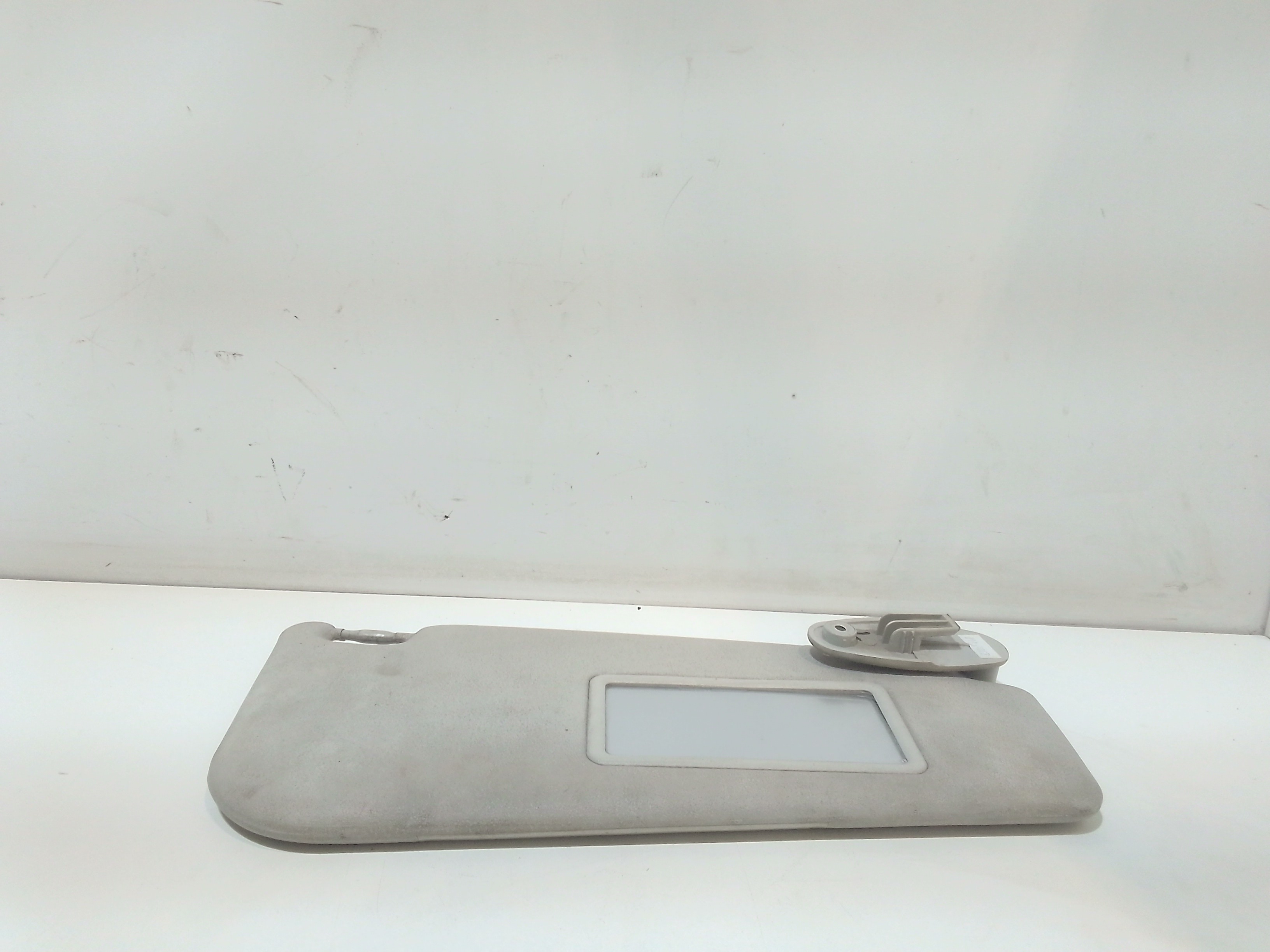 Aletta Parasole Parabrezza Destro 735338206 Usato