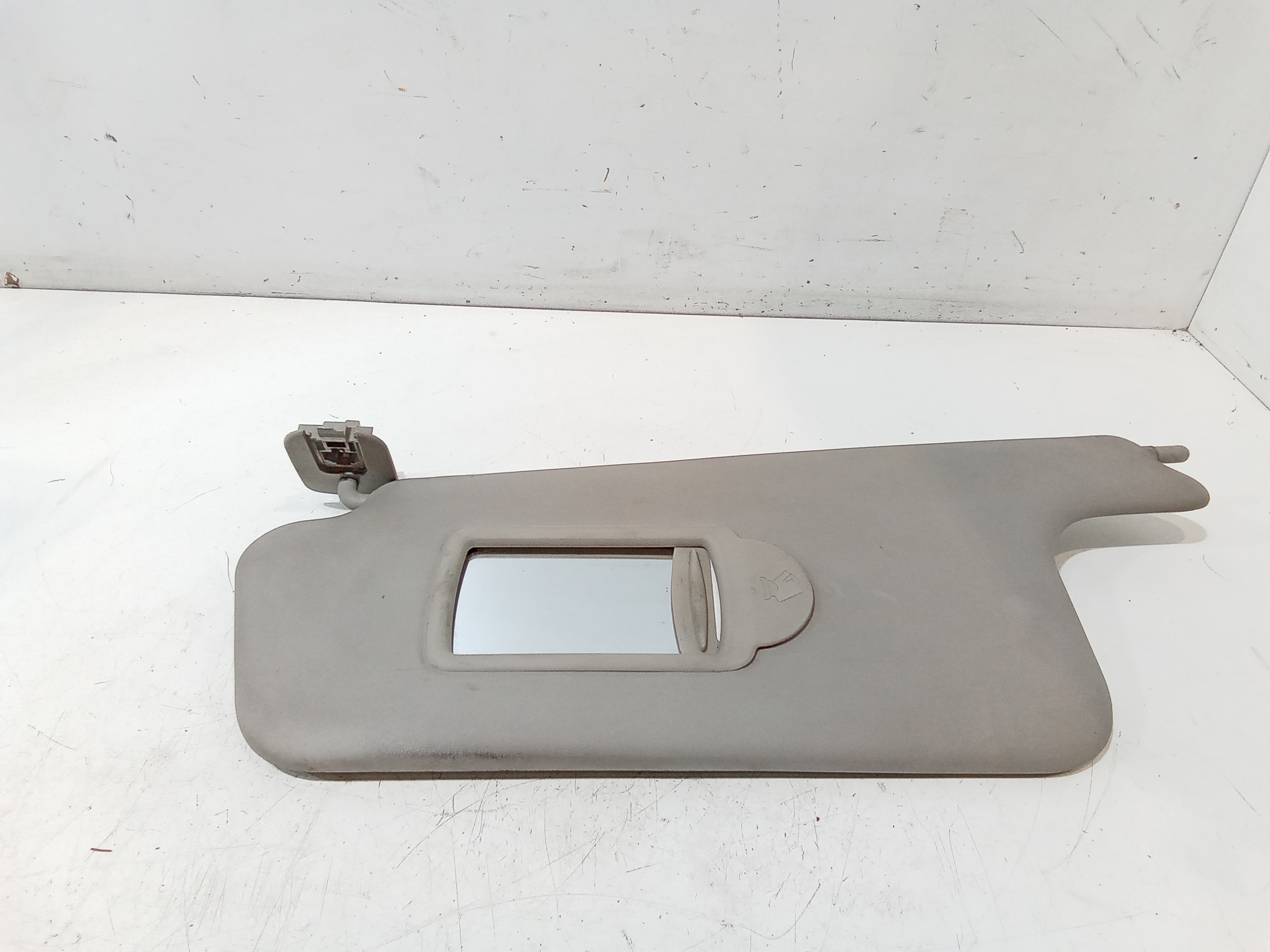 Aletta Parasole Parabrezza Sinistro 8200246823 Usato