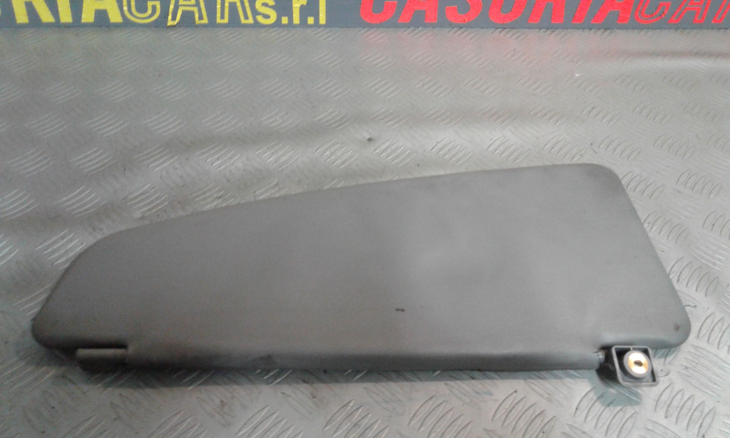 Aletta Parasole Parabrezza Sinistro 735294018 Usato