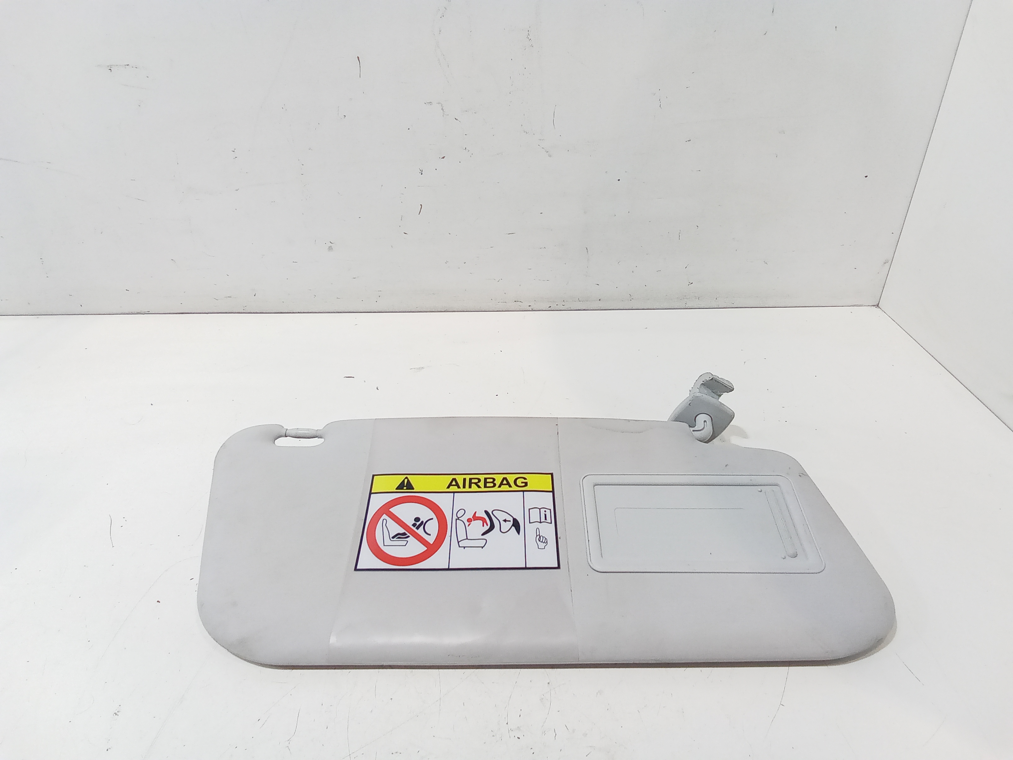 Aletta Parasole Parabrezza Destro 735595122 Usato