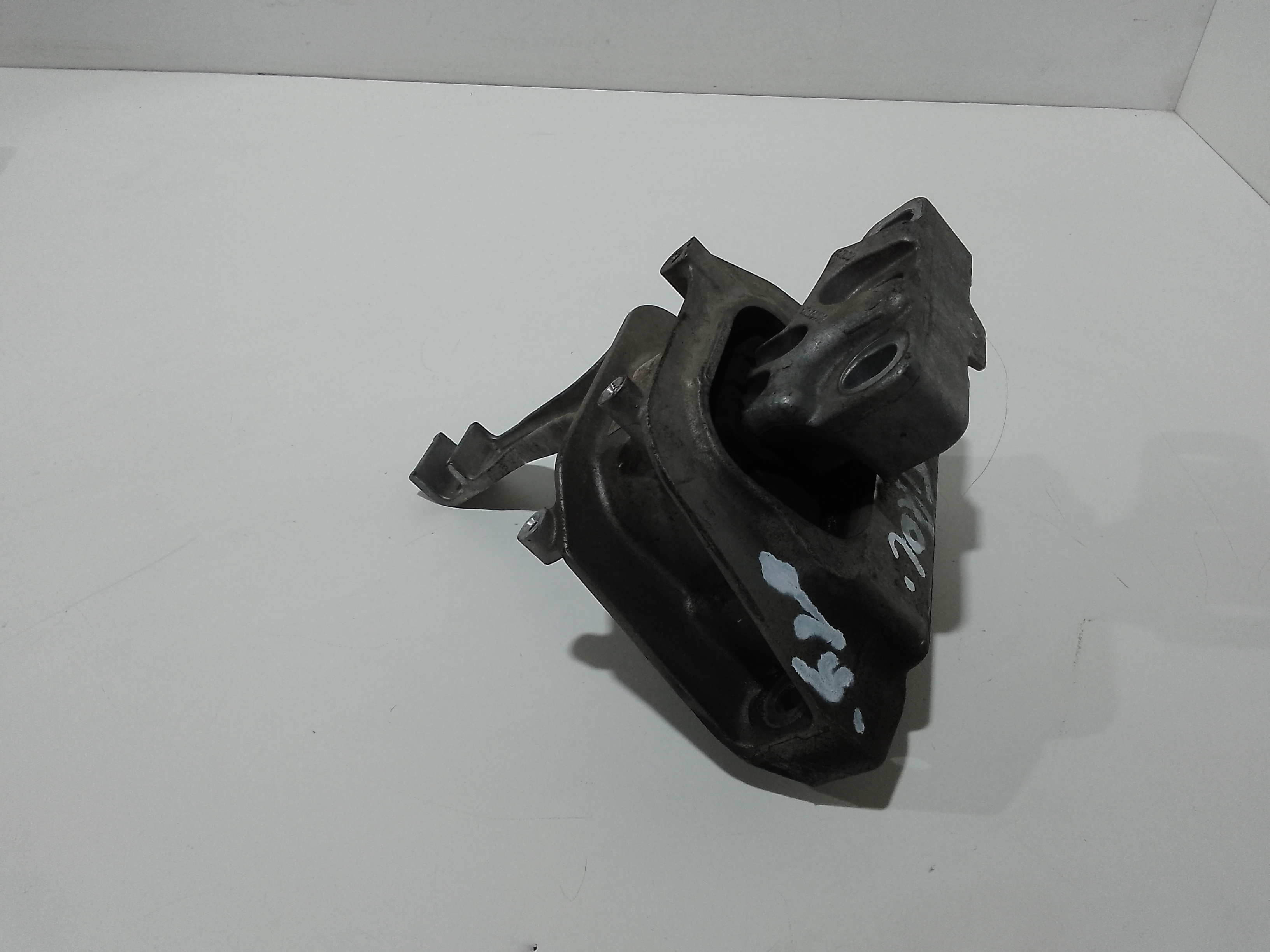 Piastra Alloggiamento Supporto Motore (Con Eventuale Bielletta O Tirante Associato) Usato