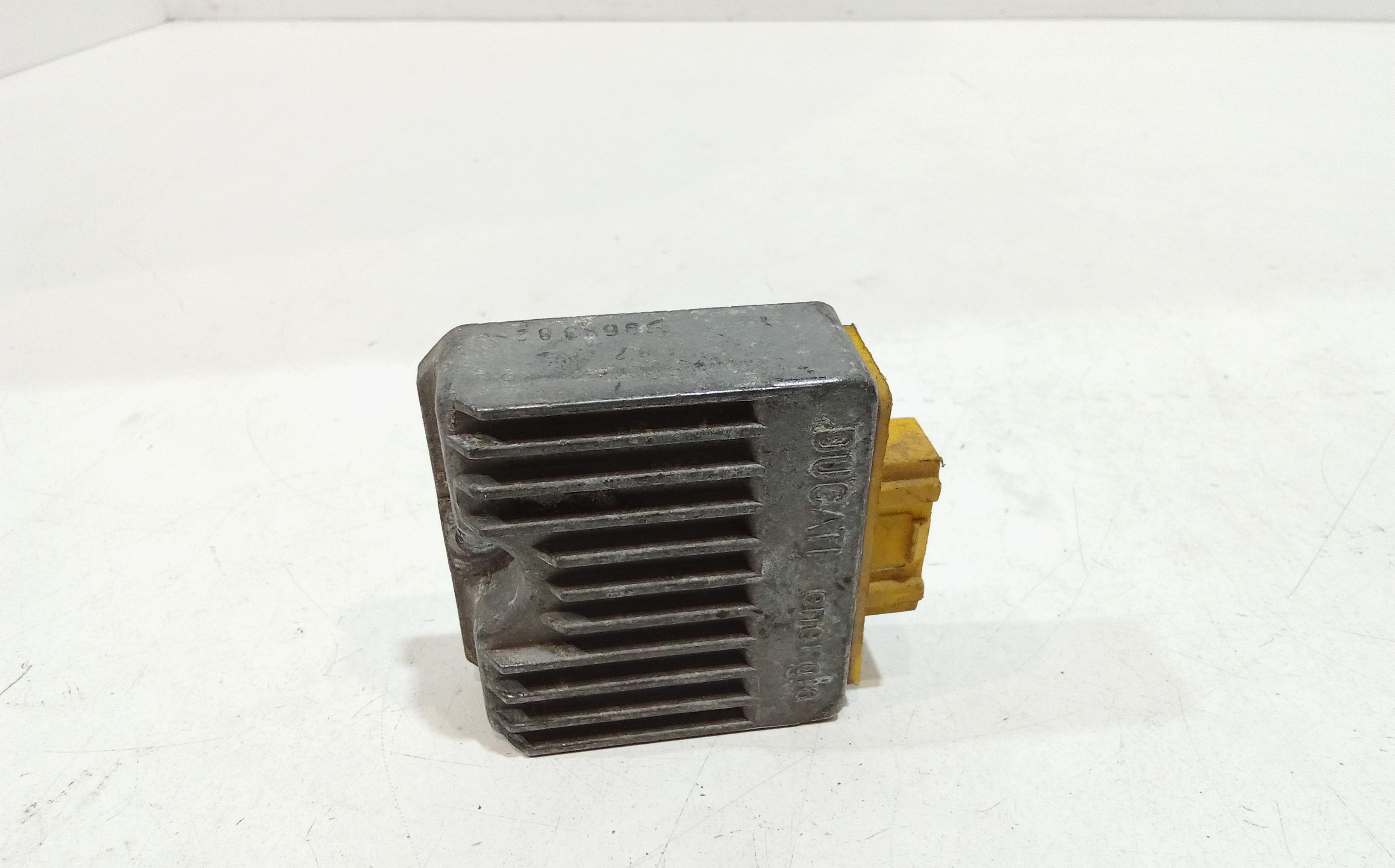 Regolatore Tensione Usato