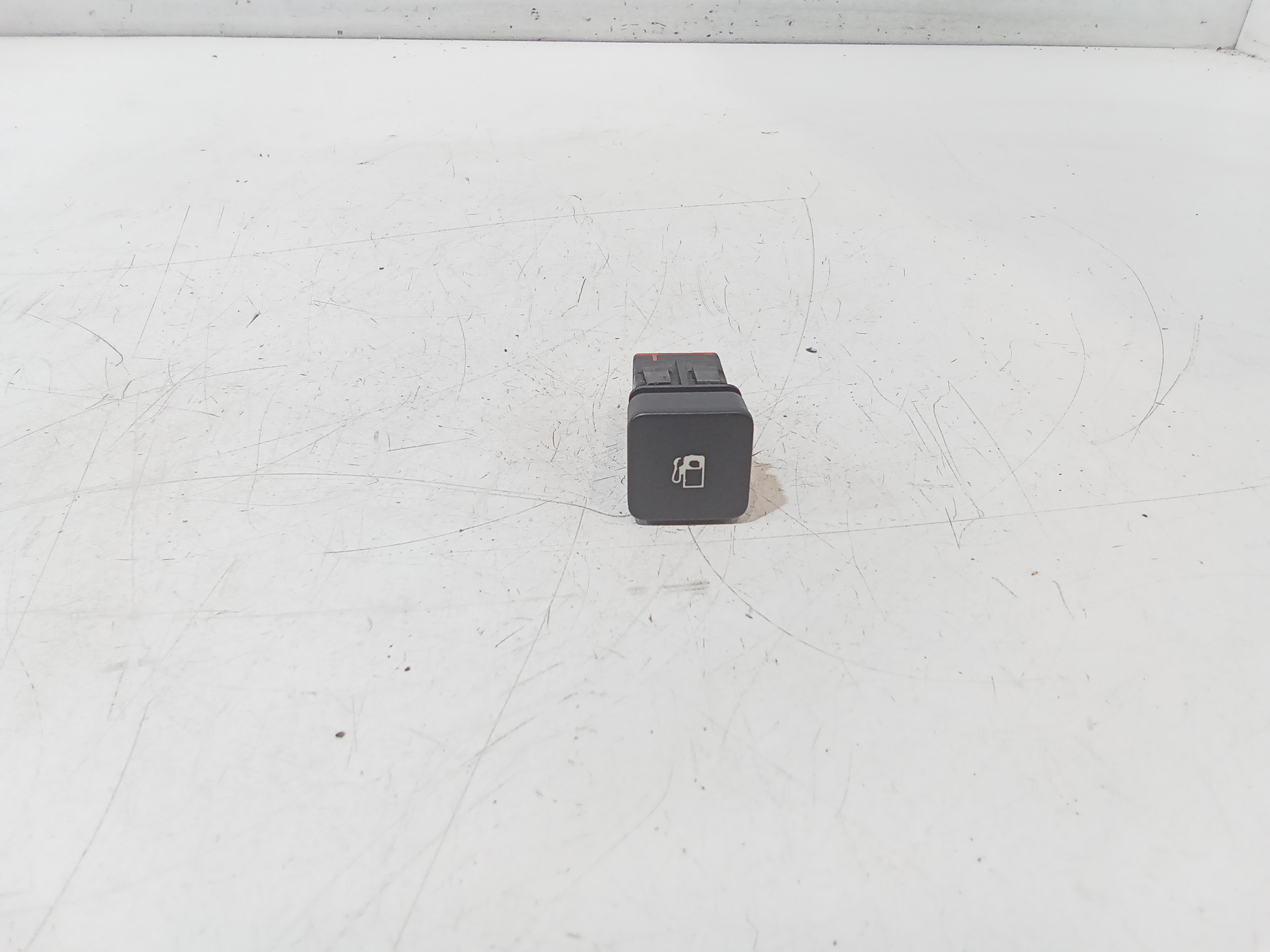 Interruttore Apertura Sportello Carburante 96664235ZD Usato