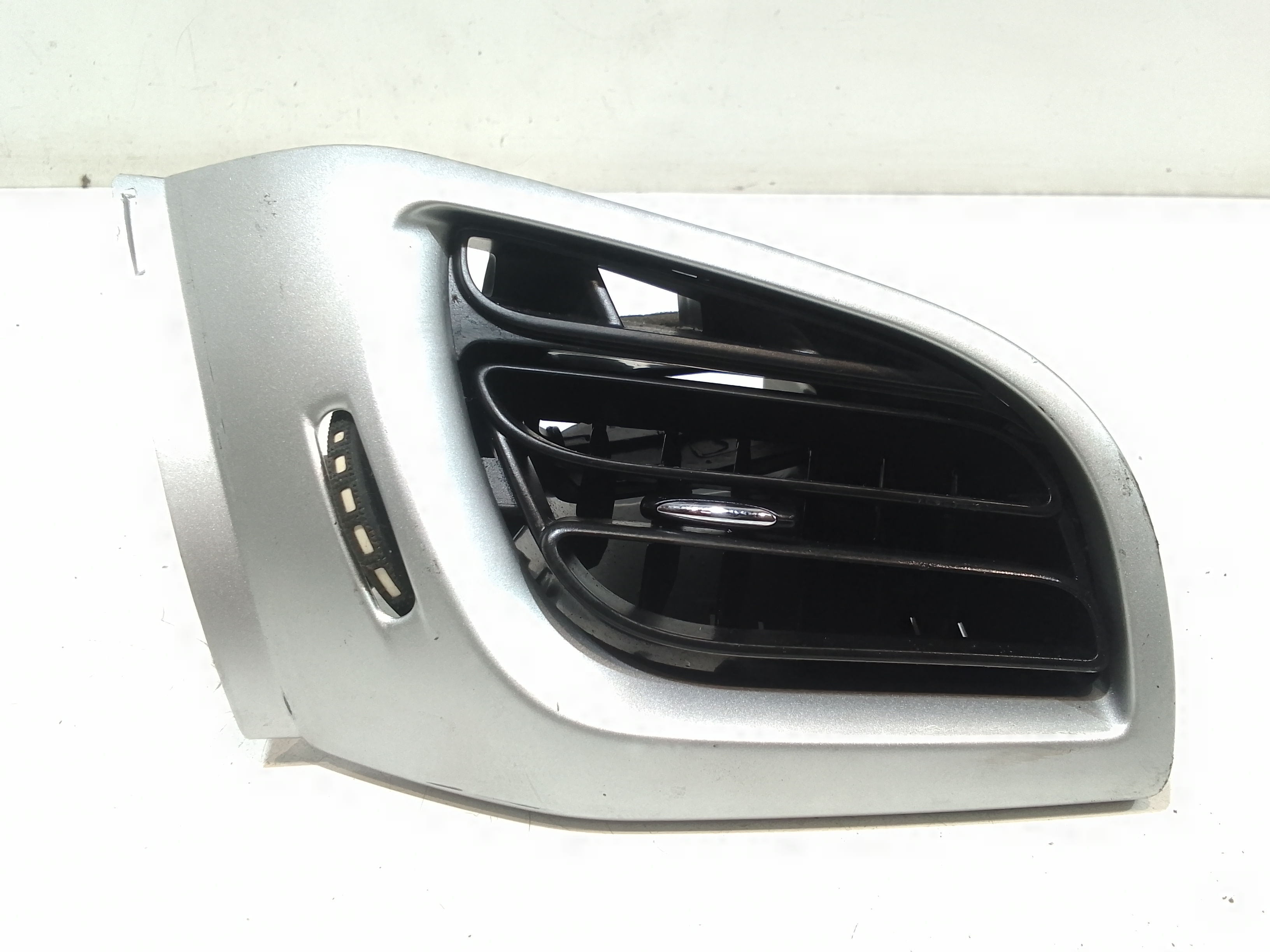 Condotto Aria Bocchette Lat. Cruscotto Destro 824796 Usato