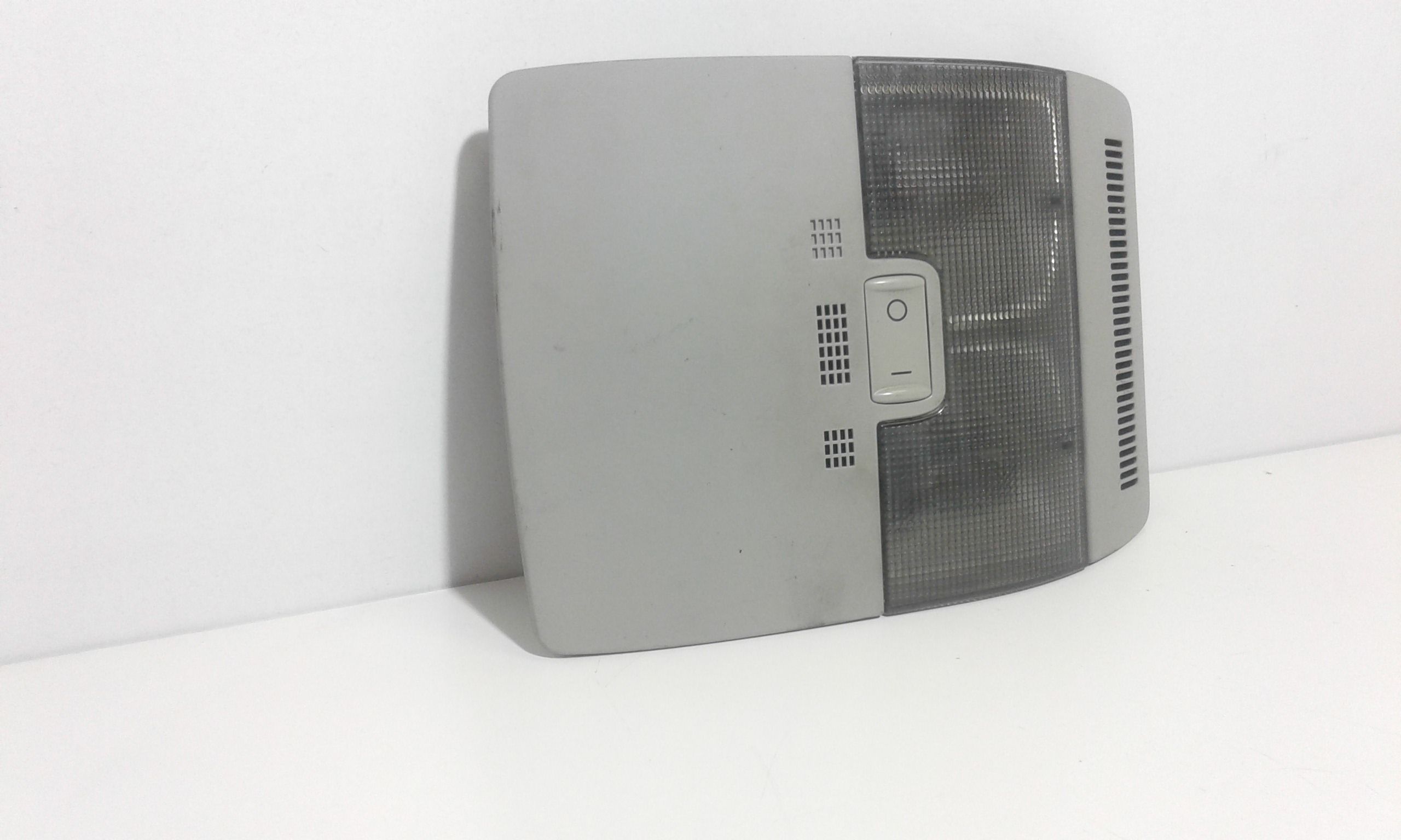 Luce Cortesia Ant. Tetto 8P09471066PS Usato