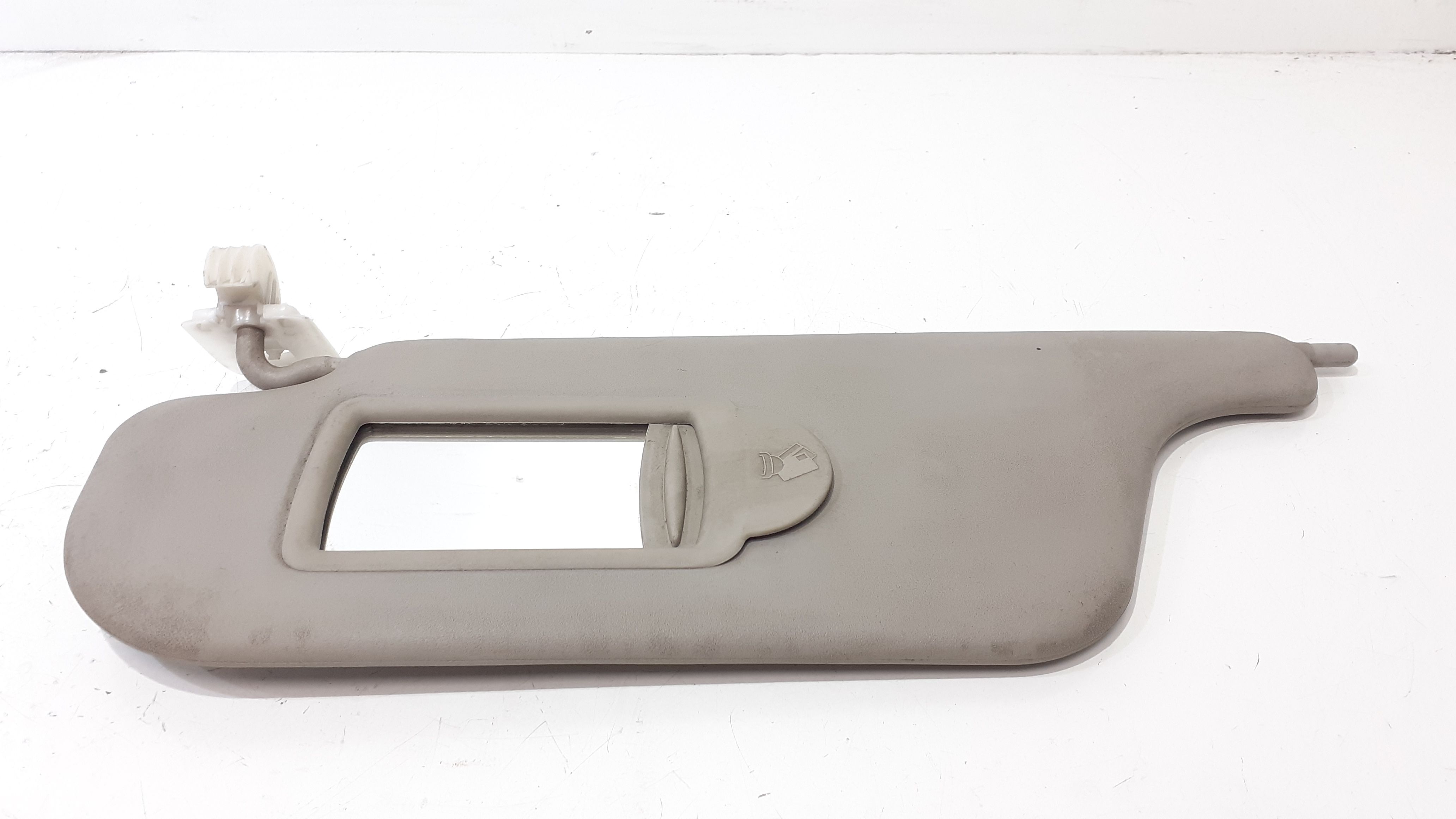 Aletta Parasole Parabrezza Sinistro 8200294234 Usato