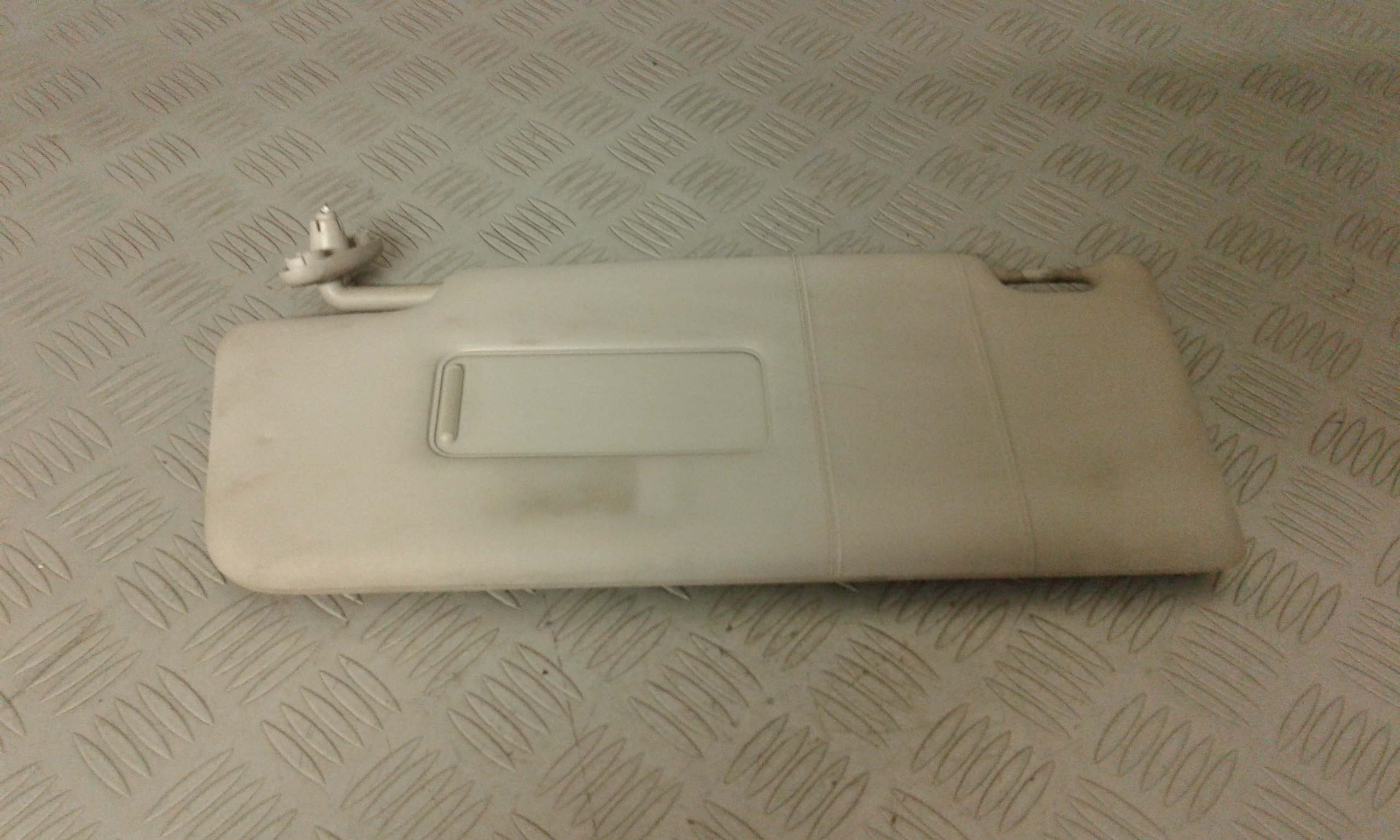 Aletta Parasole Parabrezza Sinistro 1146202 Usato