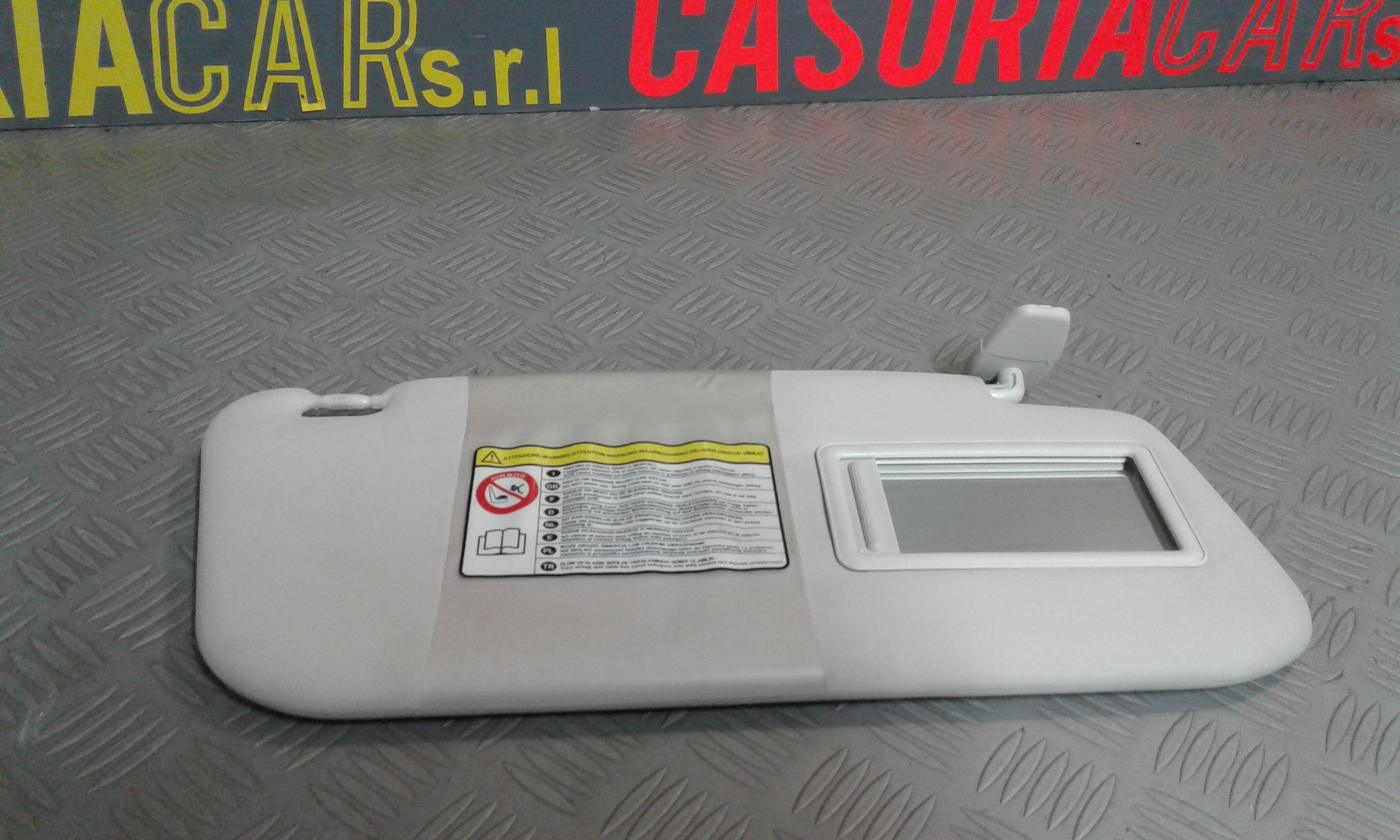 Aletta Parasole Parabrezza Destro 735595122 Usato