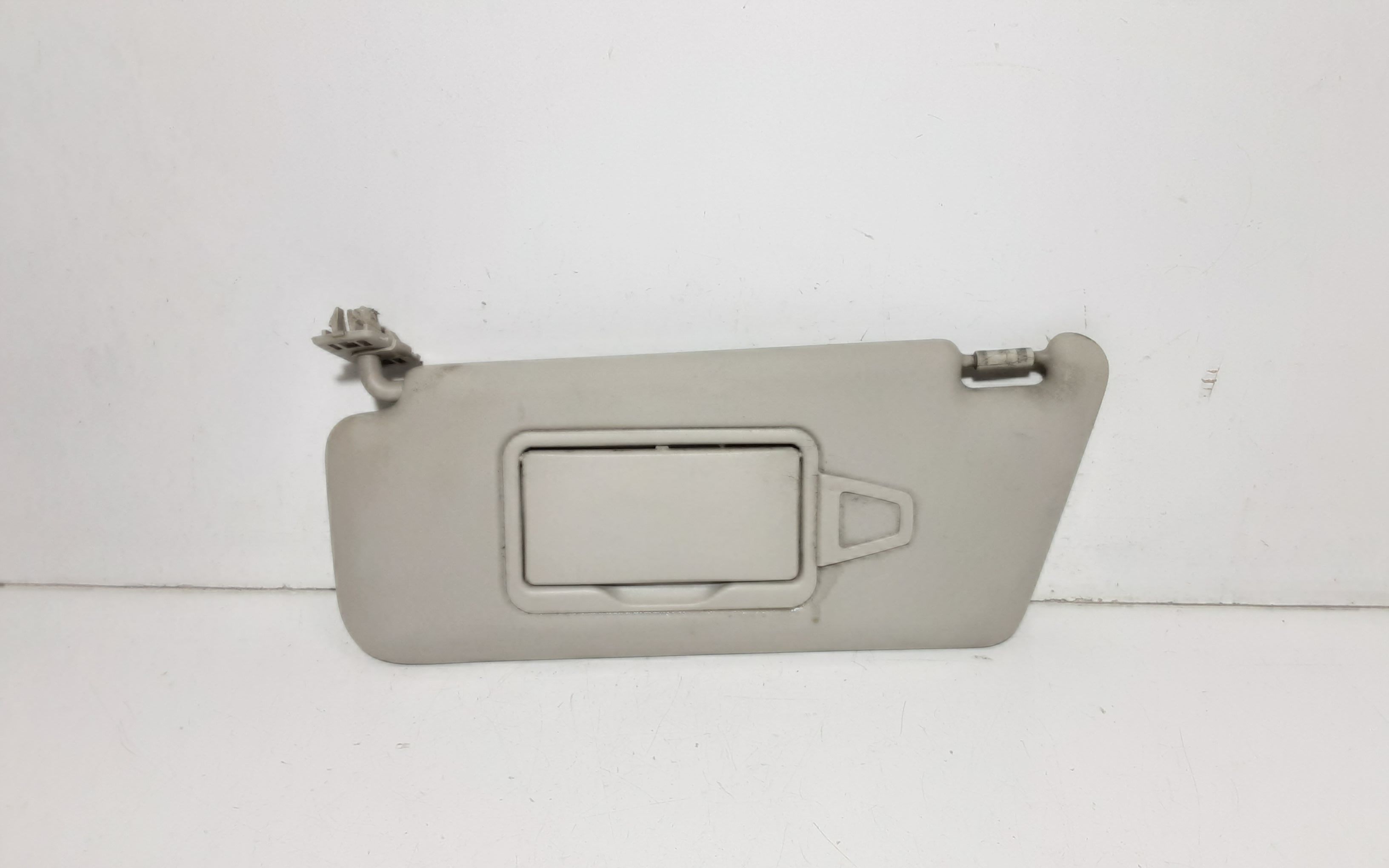 Aletta Parasole Parabrezza Sinistro A16981001107H48 Usato