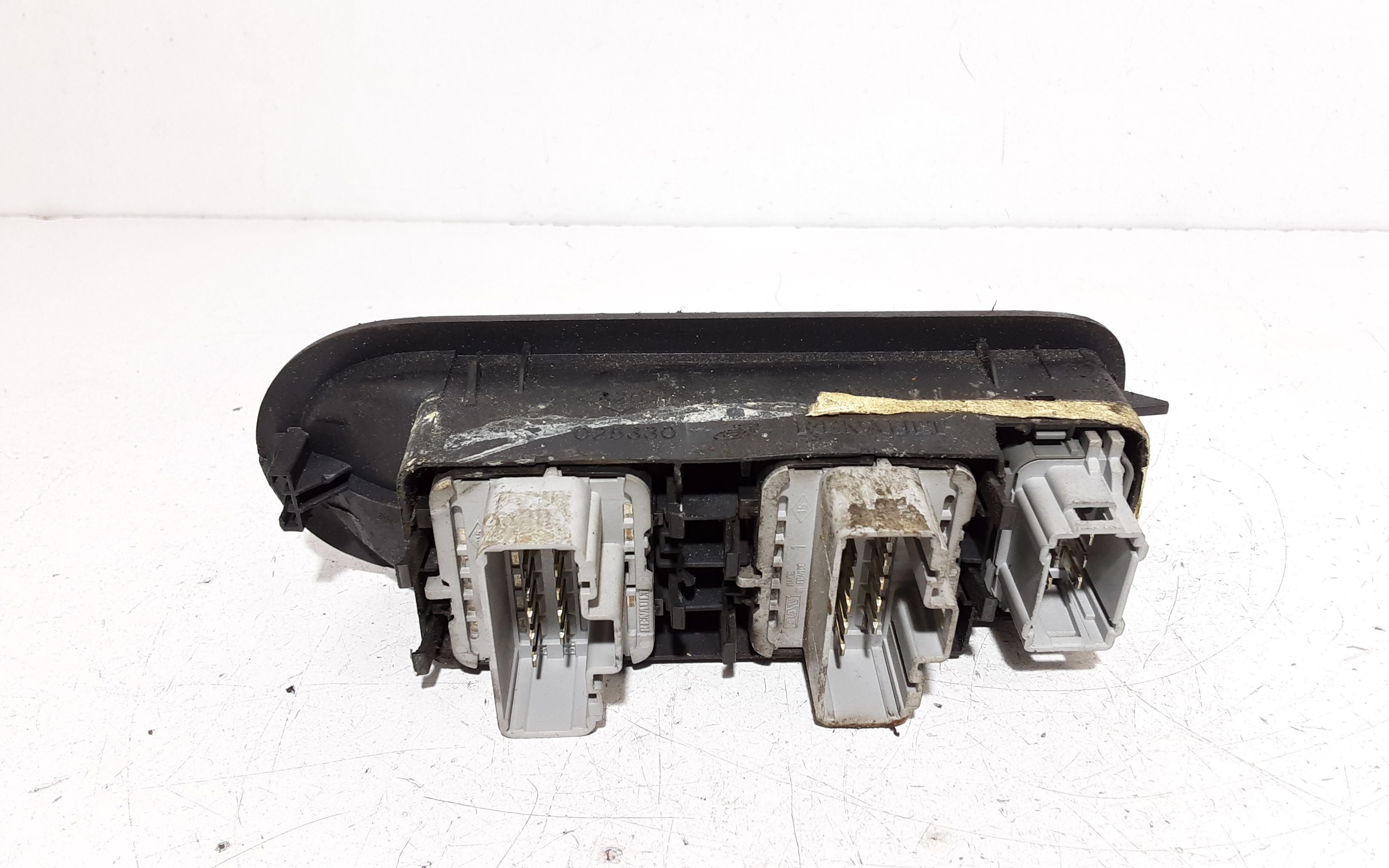 Interruttore Alzacristalli Porta Ant. Sinistro 8200107772 Usato