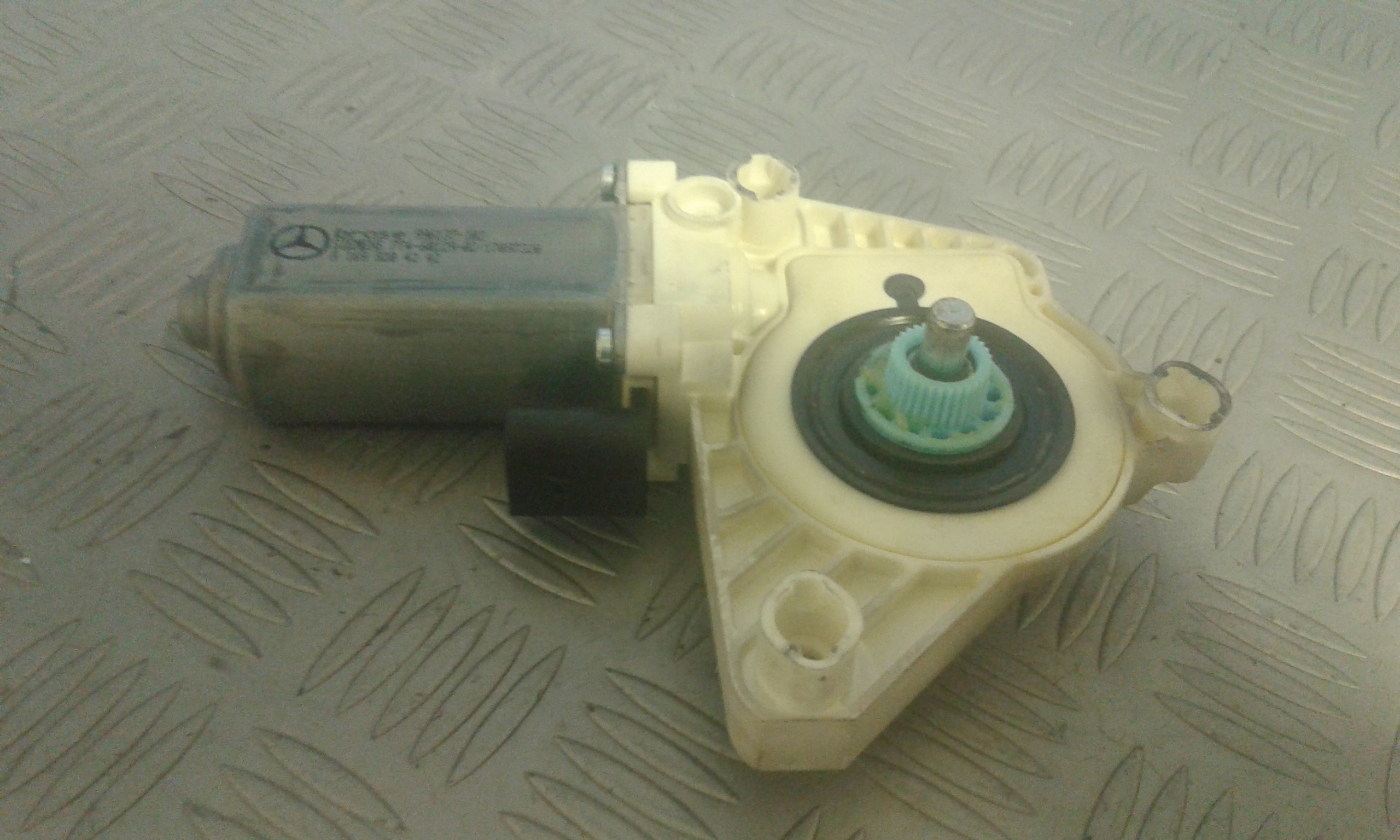 Motorino Alzacristallo Porta Ant. Destro A1698204242 Usato