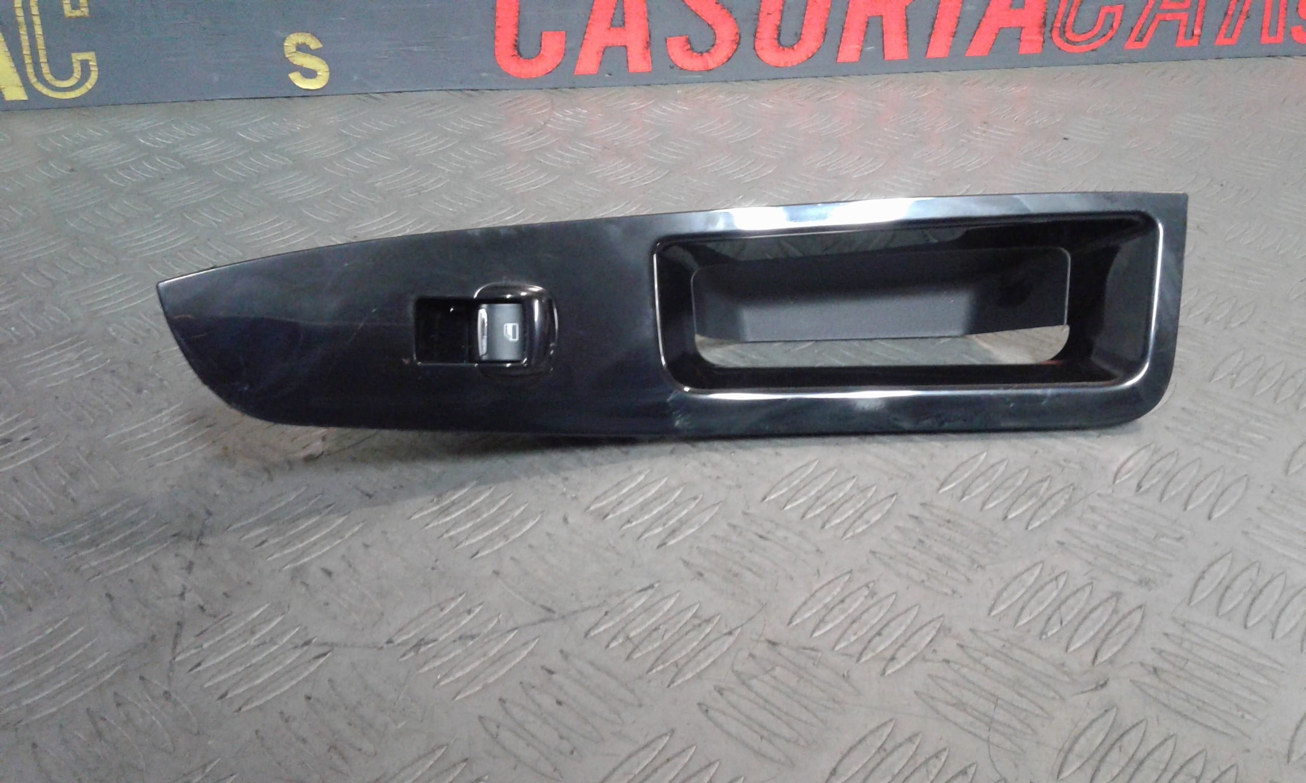 Interruttore Alzacristalli Porta Ant. Destro Usato