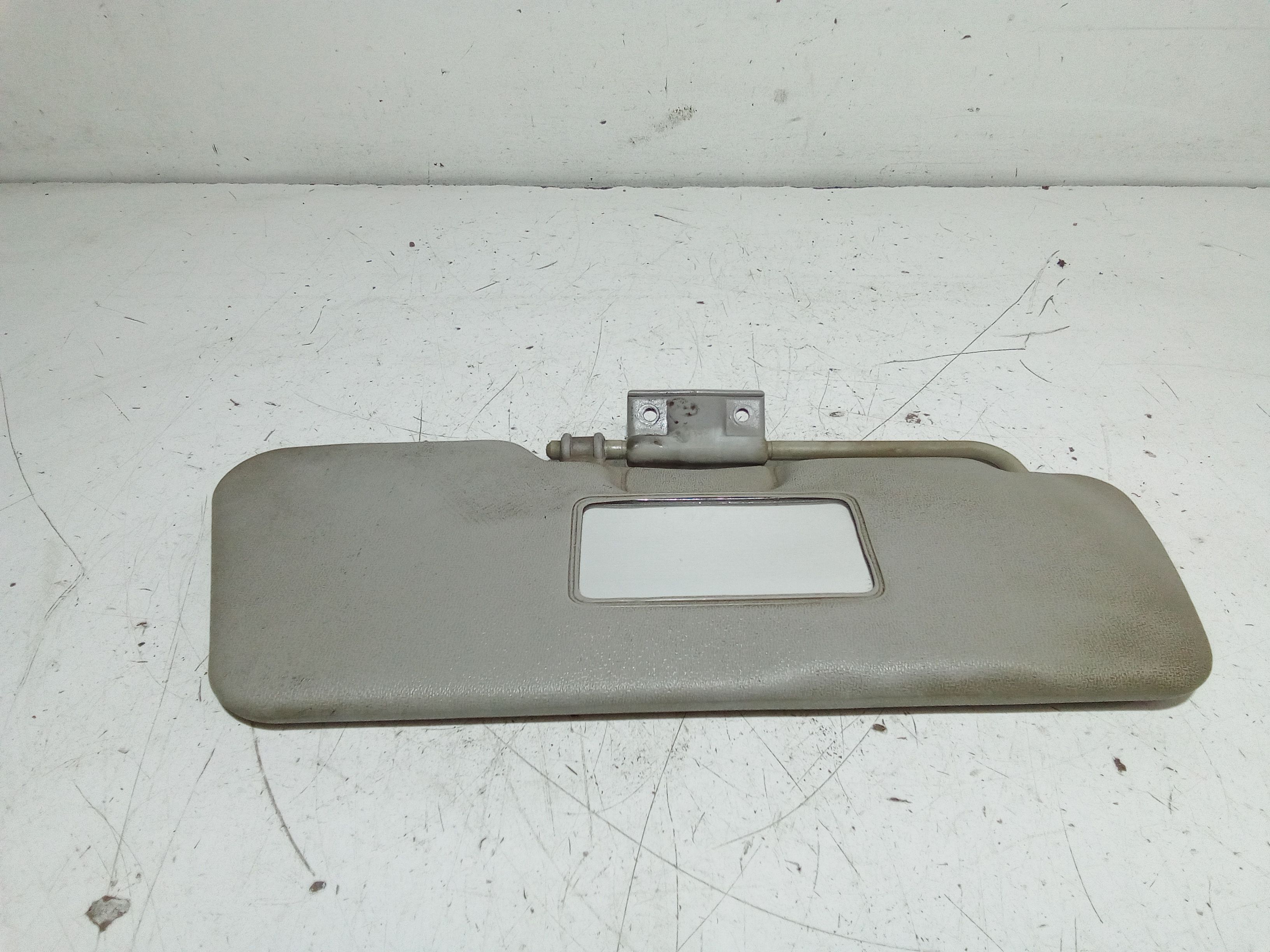 Aletta Parasole Parabrezza Destro 735244339 Usato