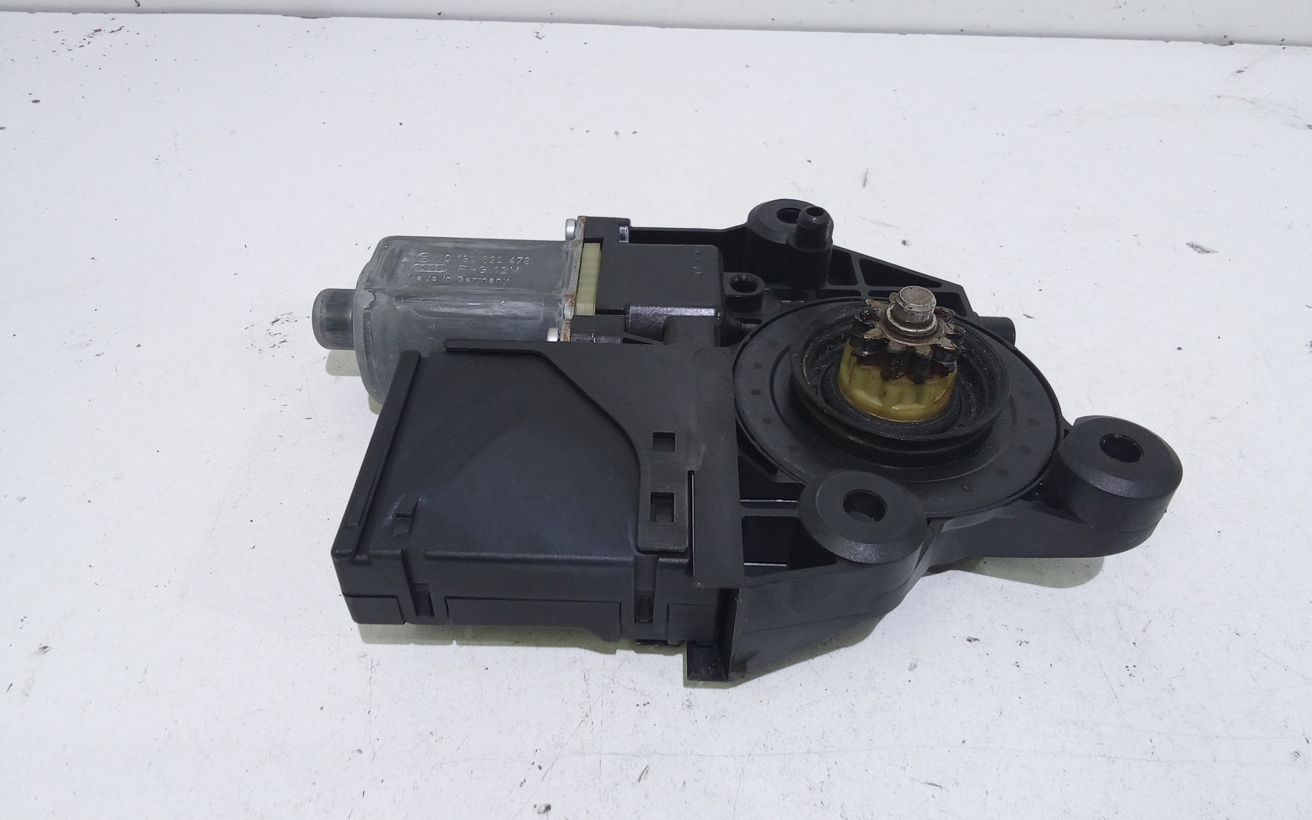 Motorino Alzacristallo Porta Ant. Destro 807300006R Usato