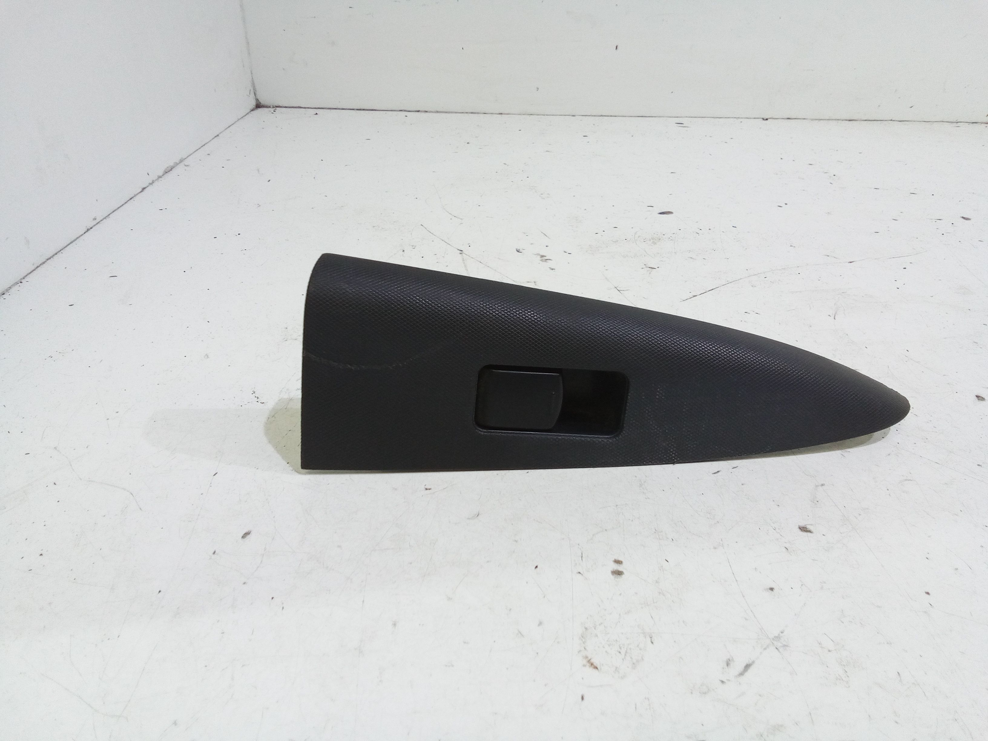 Interruttore Alzacristalli Porta Ant. Destro Usato