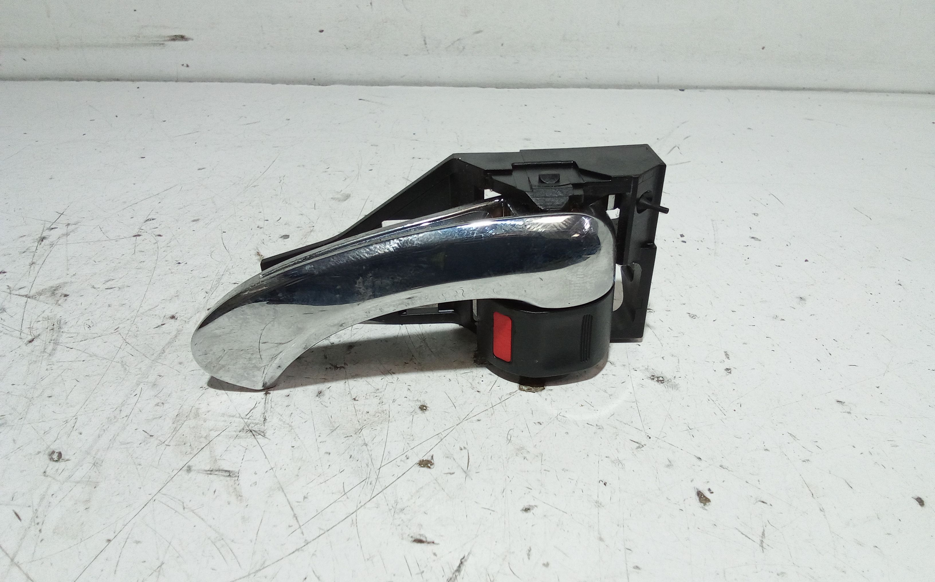 Maniglia Int. Apertura Porta Post. Sinistro 6920633100B0 Usato