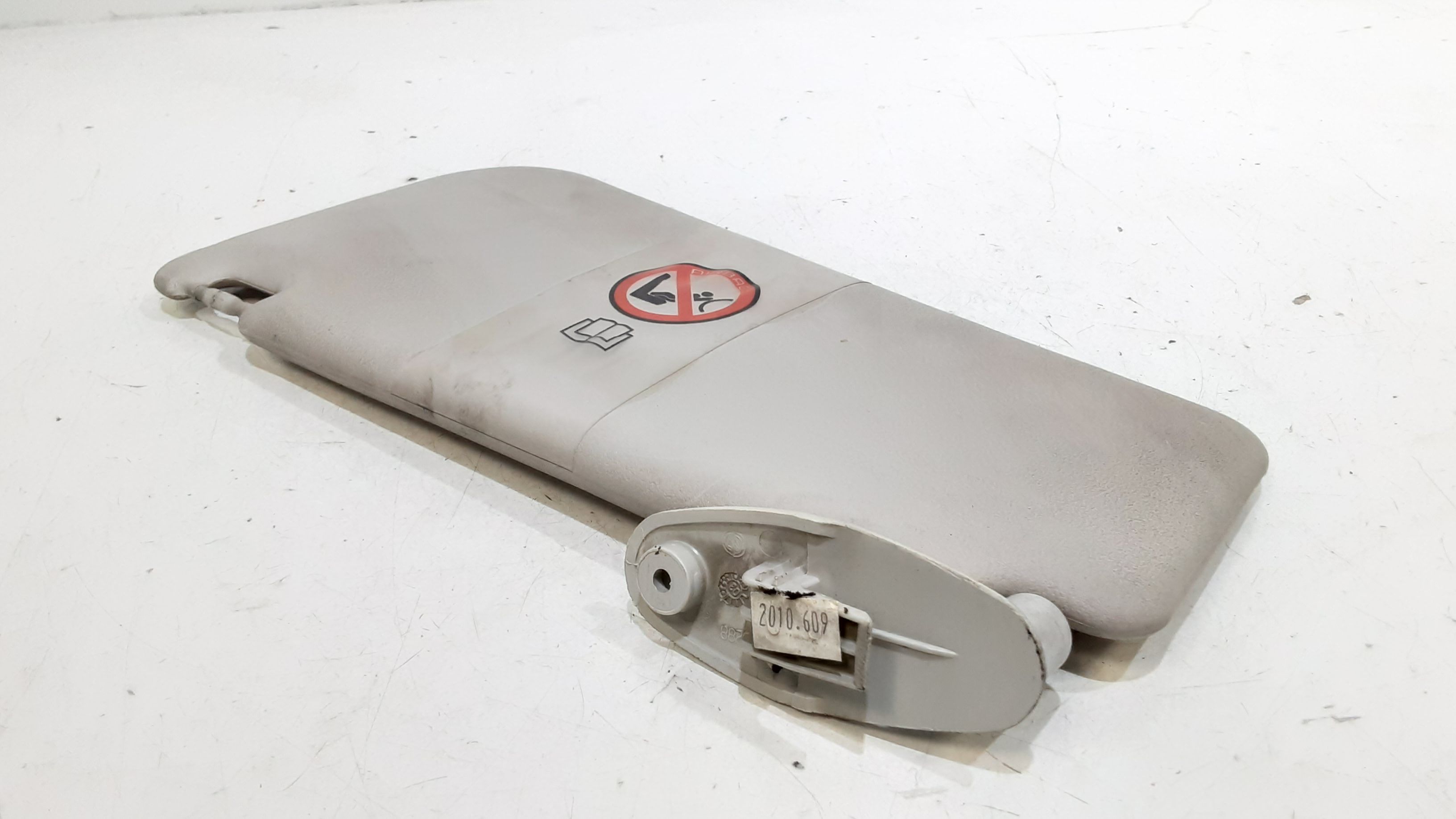 Aletta Parasole Parabrezza Destro 735367821 Usato