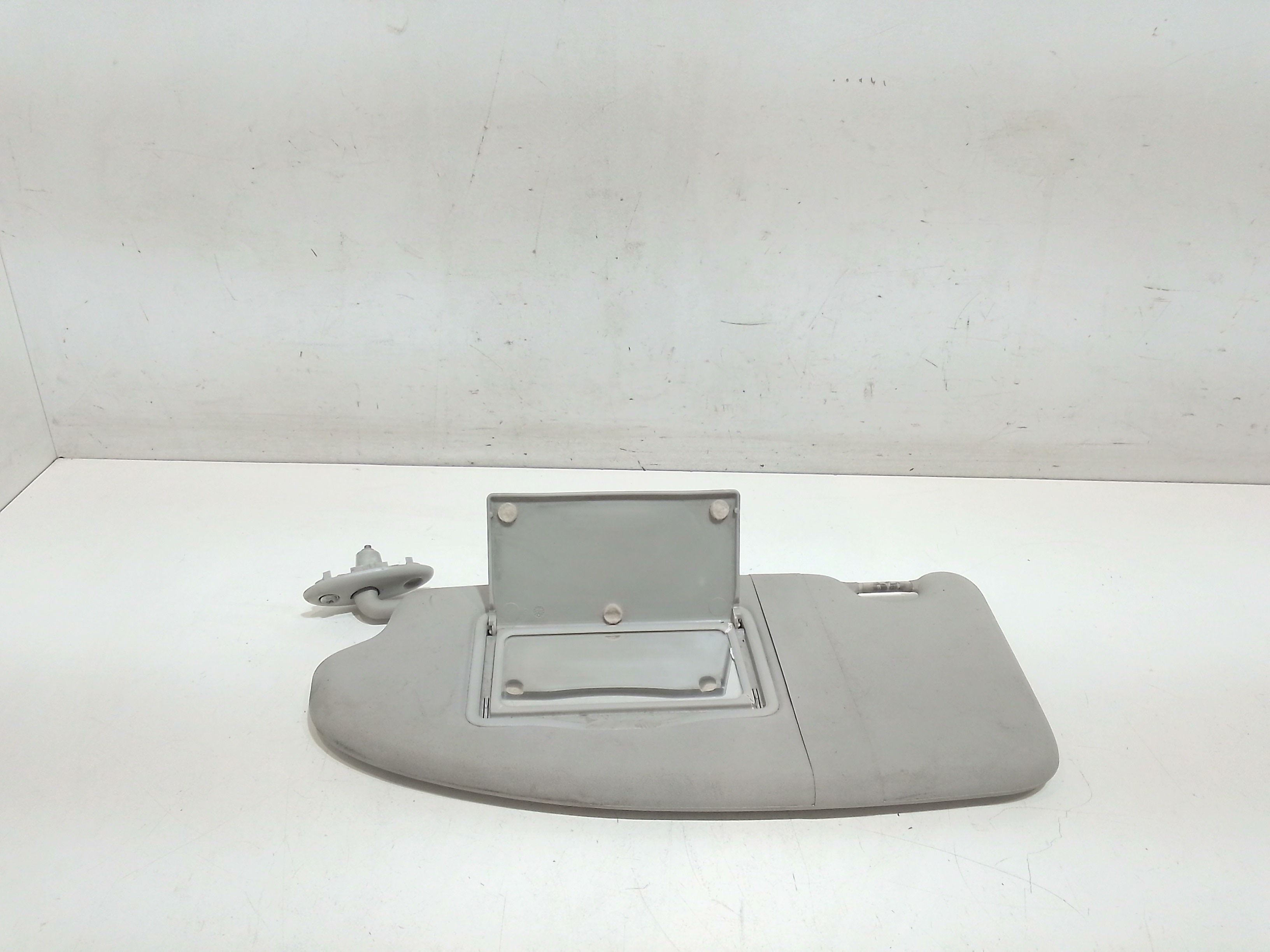 Aletta Parasole Parabrezza Sinistro 1700319 Usato